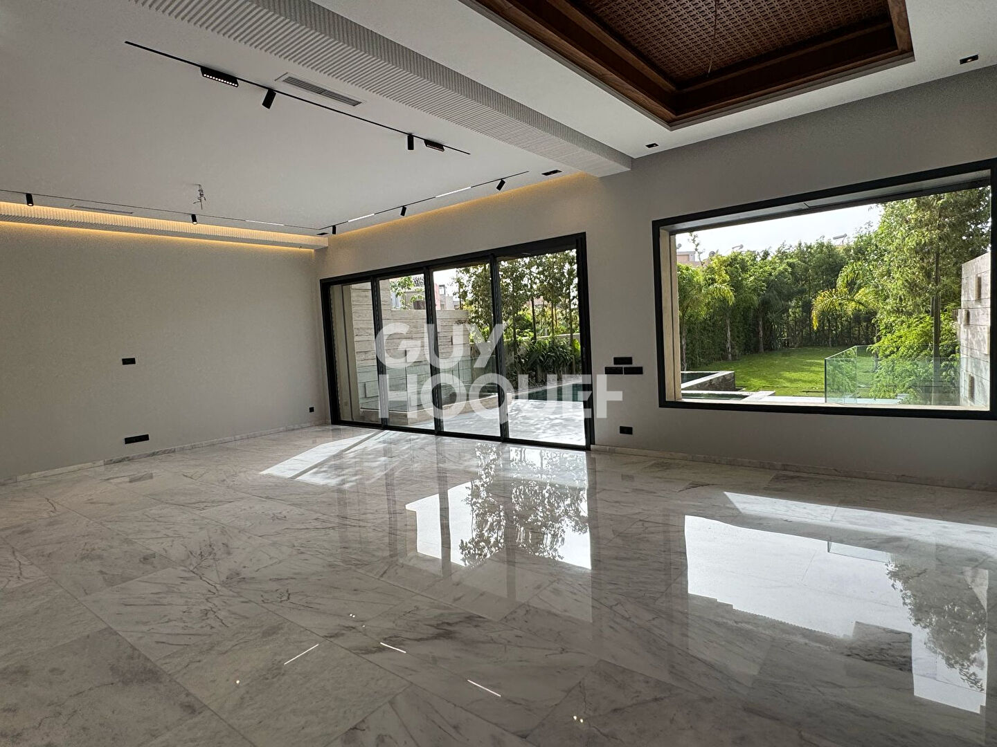 ACHAT/VENTE Villa de Grand Standing à Vendre à Marrakech - Chrifia