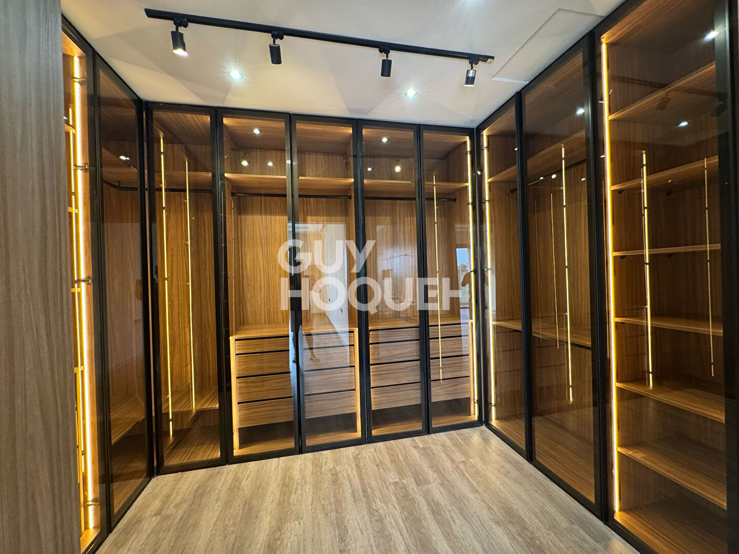 ACHAT/VENTE Villa de Grand Standing à Vendre à Marrakech - Chrifia