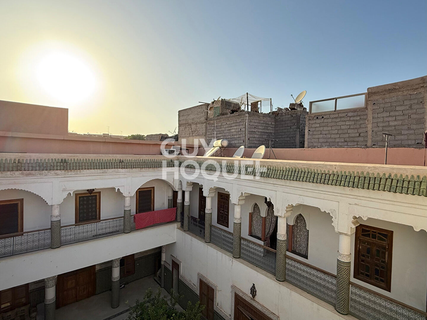 Achat/Vente Riad de 26 pièces 557 m² avec garage privé 2 voitures.