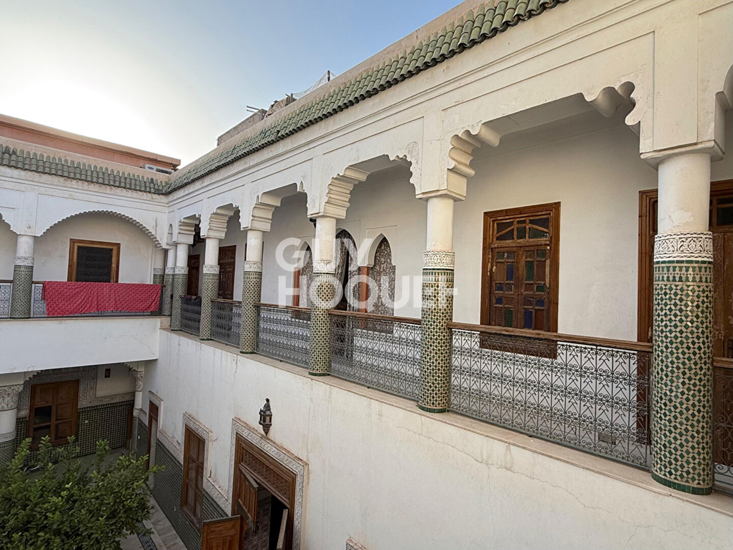 Achat/Vente Riad de 26 pièces 557 m² avec garage privé 2 voitures.