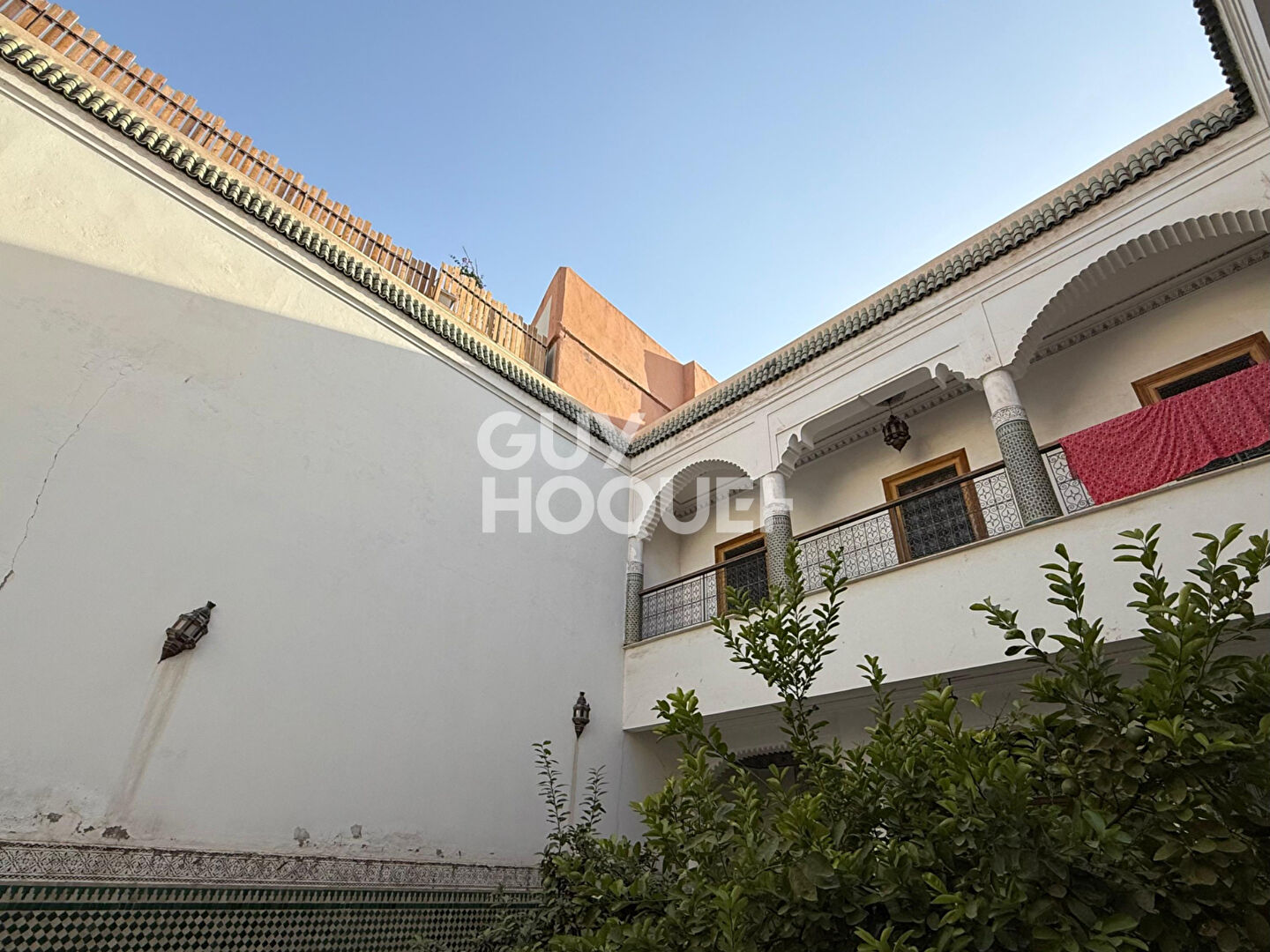 Achat/Vente Riad de 26 pièces 557 m² avec garage privé 2 voitures.