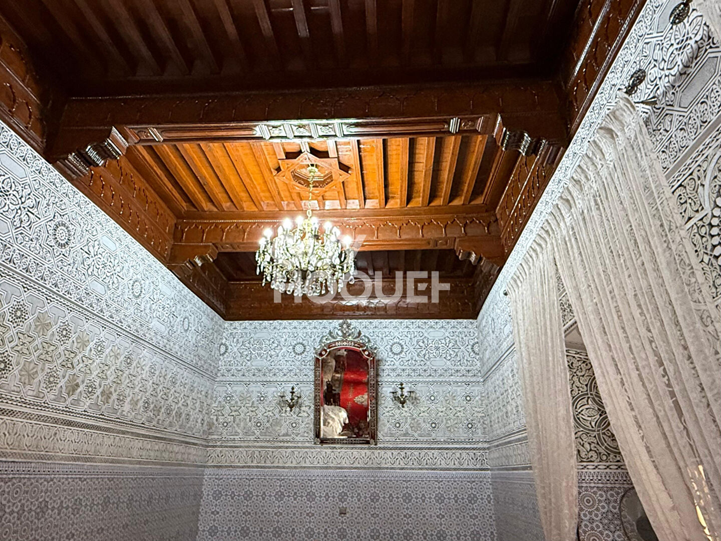 Achat/Vente Riad de 26 pièces 557 m² avec garage privé 2 voitures.