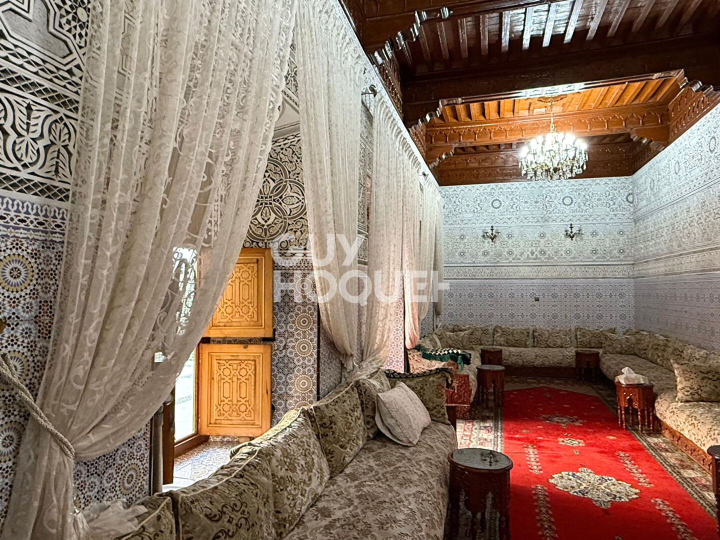 Achat/Vente Riad de 26 pièces 557 m² avec garage privé 2 voitures.