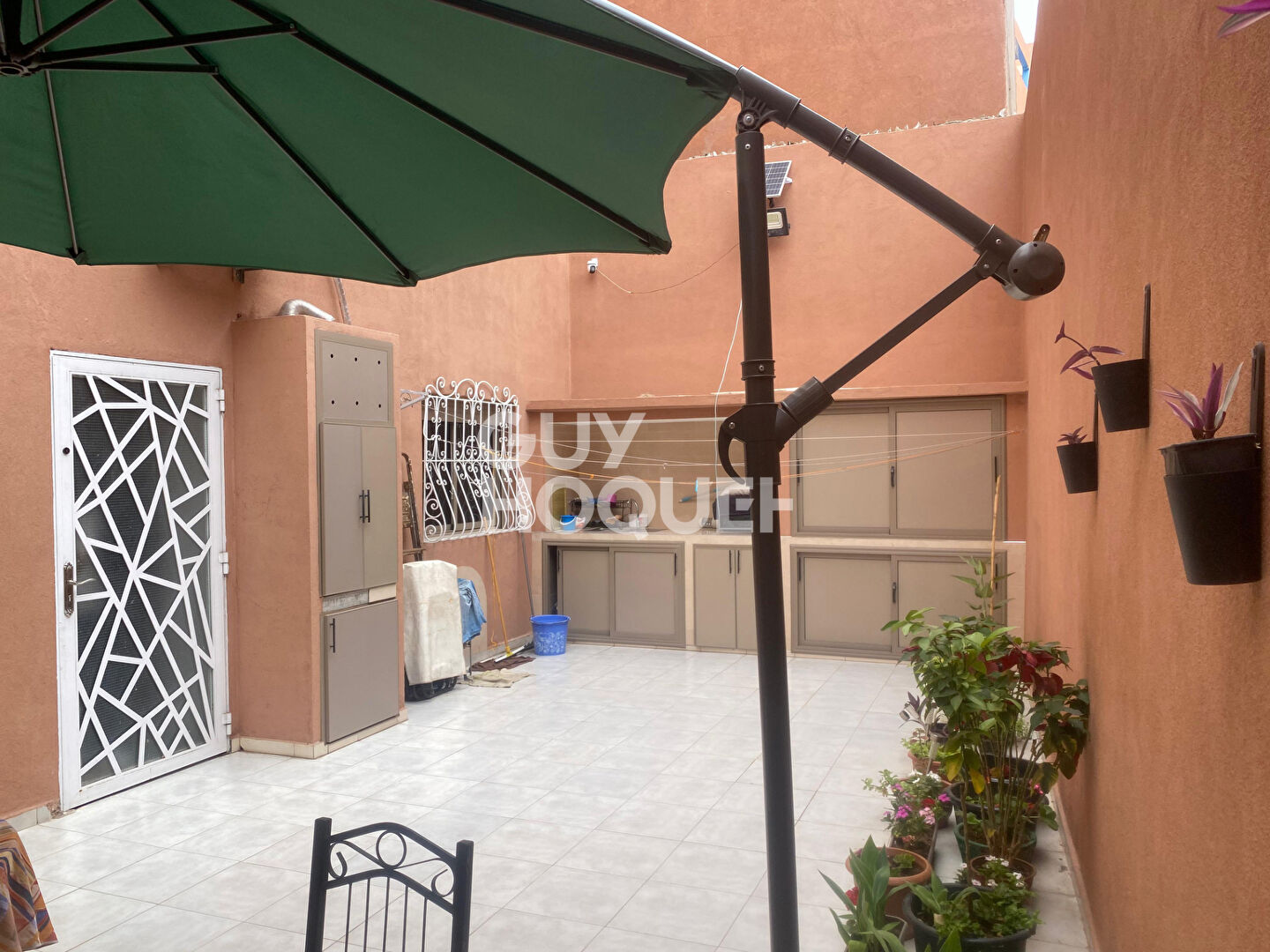 À vendre  Bel appartement de 4 pièces à Semlalia en rez-de-chaussée avec grande terrasse