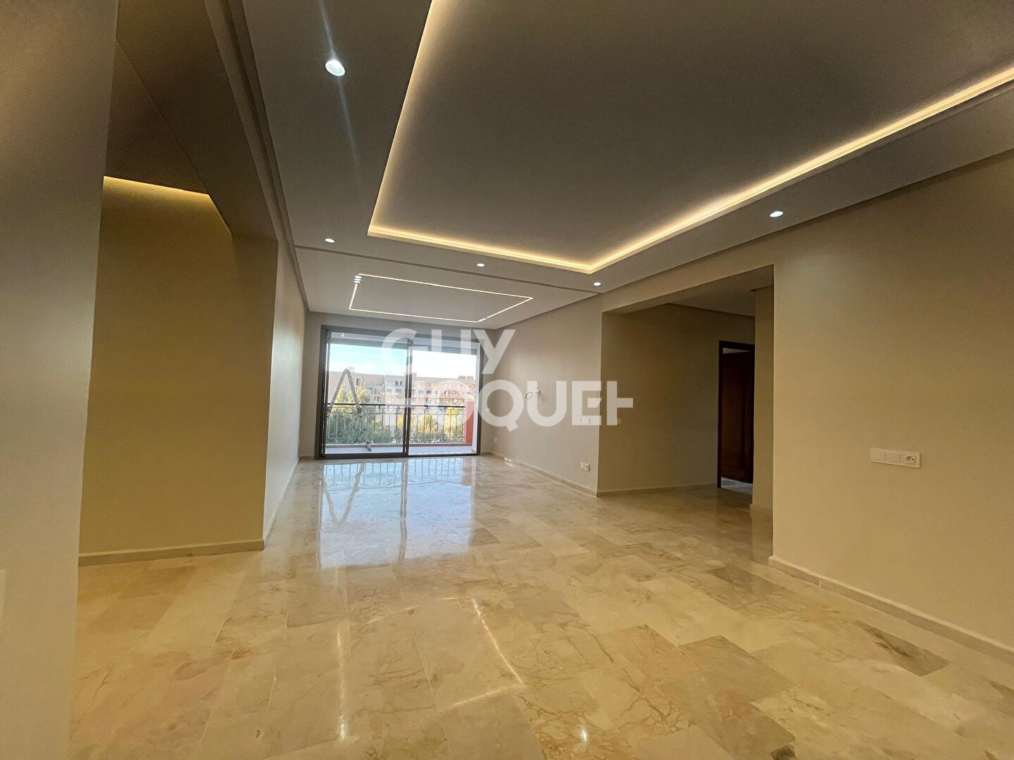 À vendre : Appartement spacieux de 3 pièces à Guéliz, Marrakech