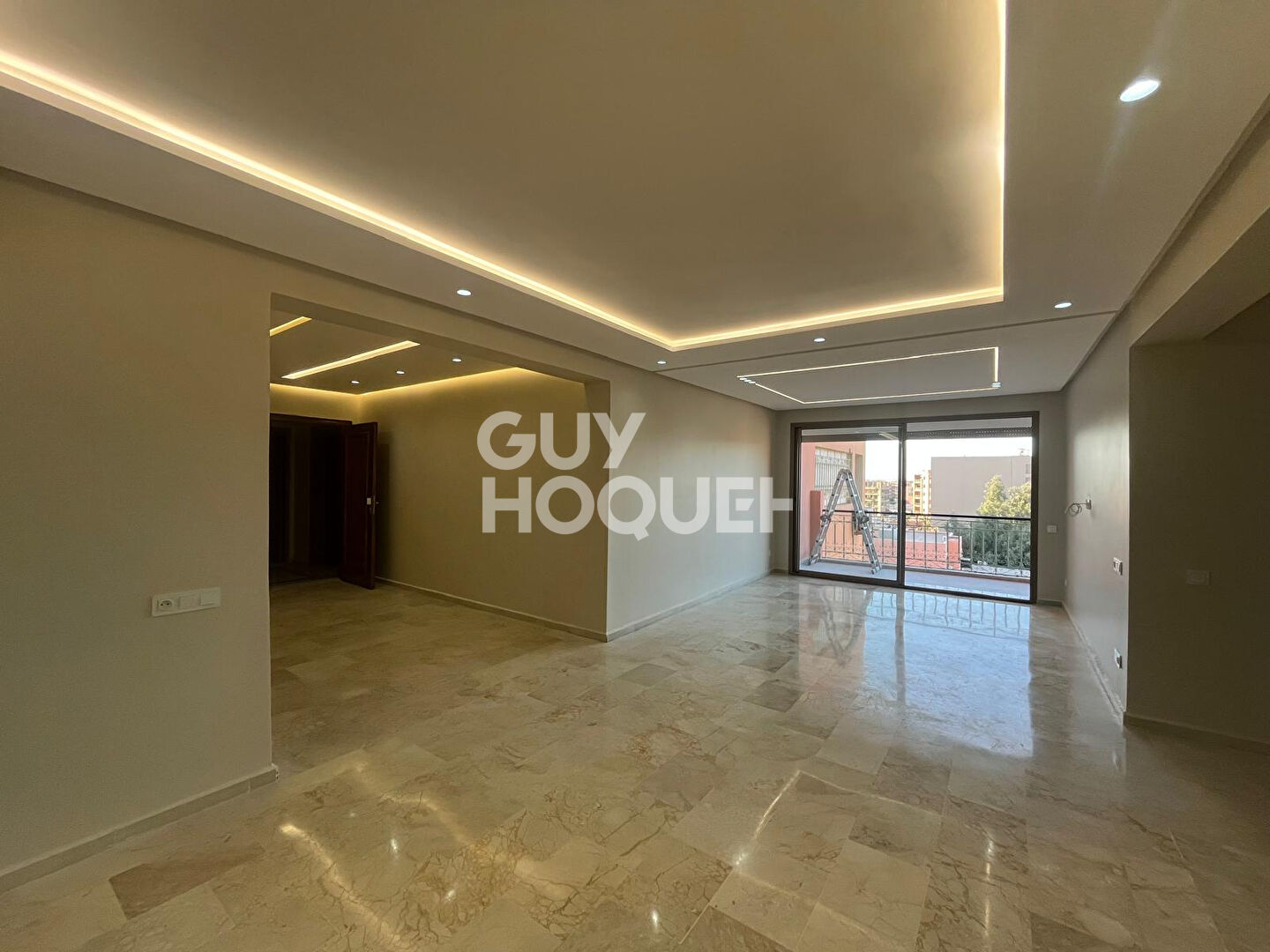 À vendre : Appartement spacieux de 3 pièces à Guéliz, Marrakech