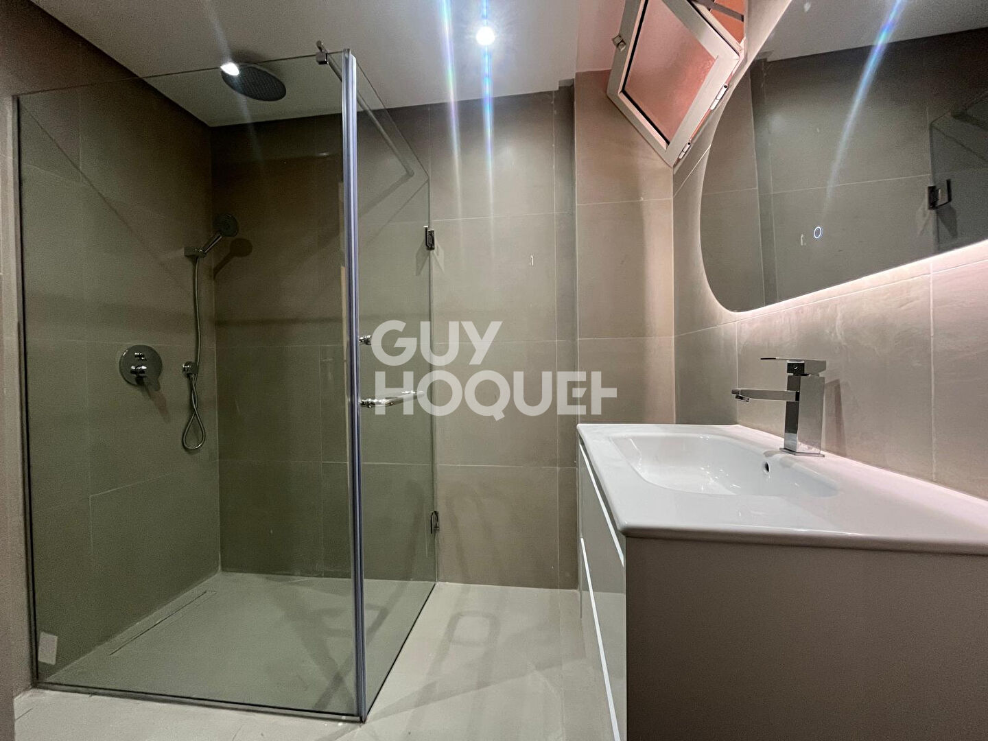 À vendre : Appartement spacieux de 3 pièces à Guéliz, Marrakech