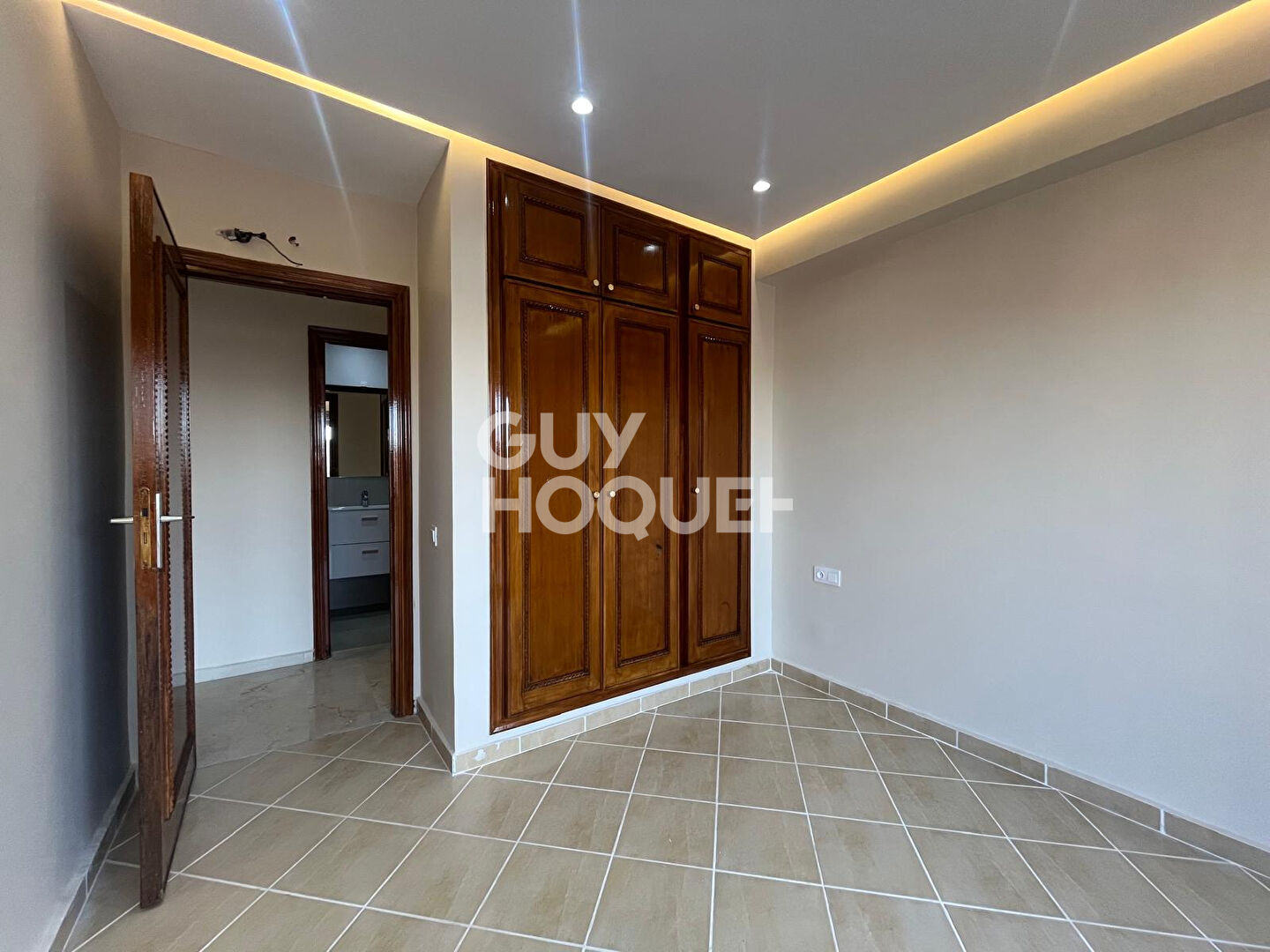 À vendre : Appartement spacieux de 3 pièces à Guéliz, Marrakech