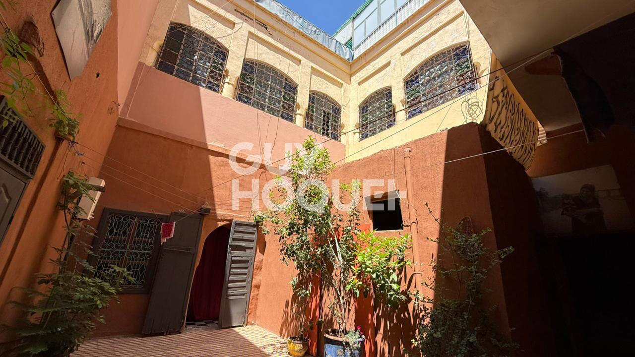 Maison à rénover, idéalement située.