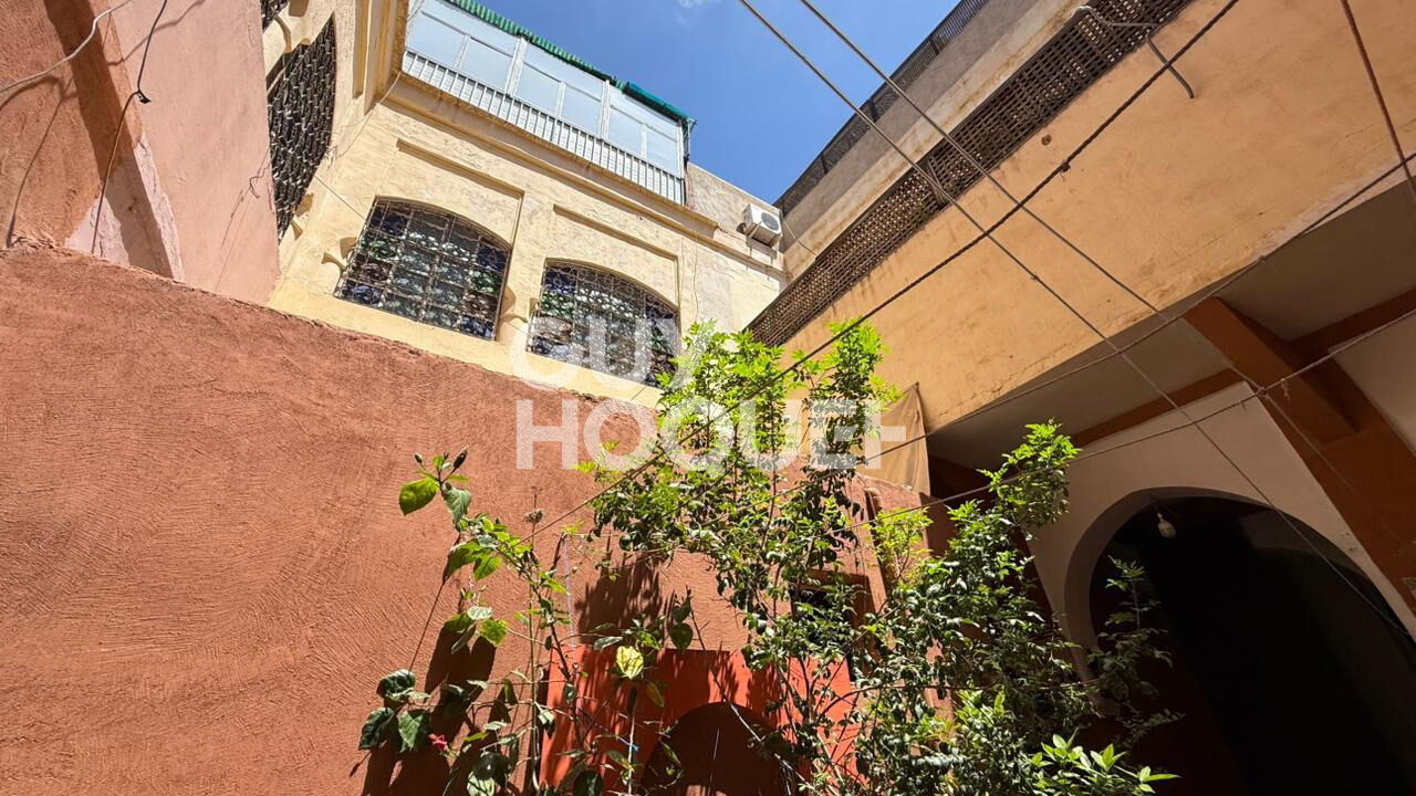 Maison à rénover, idéalement située.