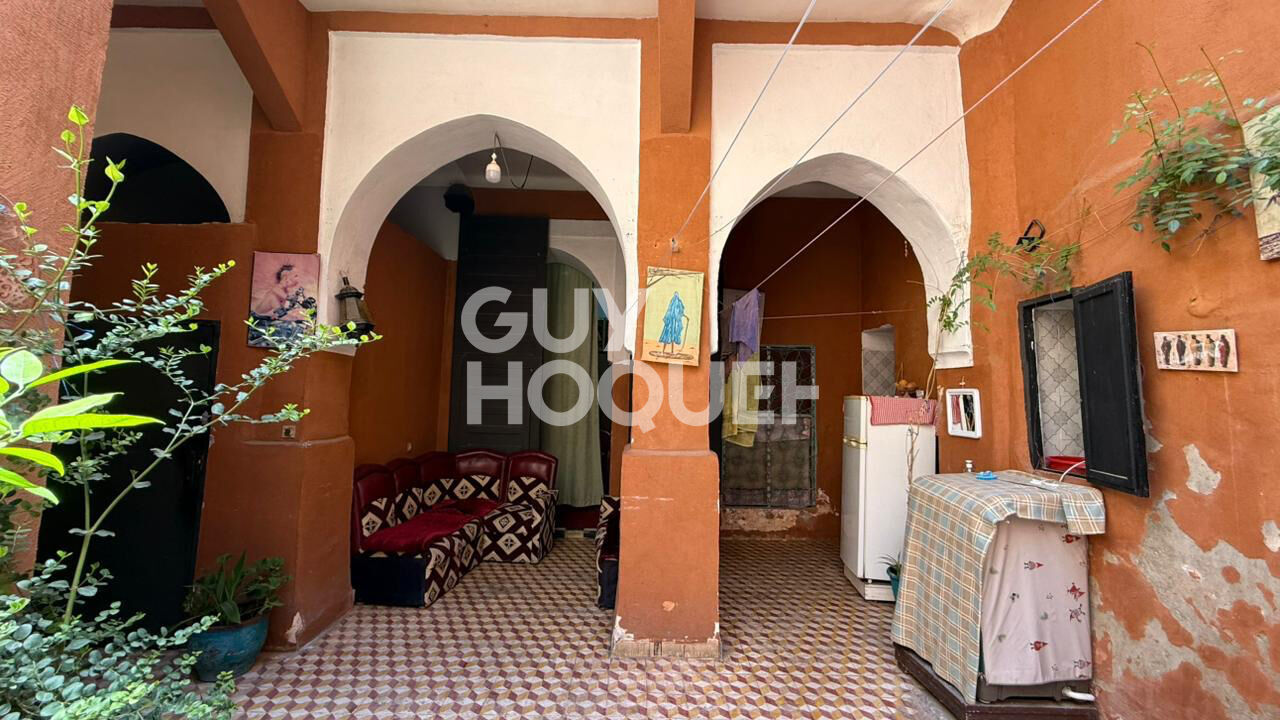 Maison à rénover, idéalement située.