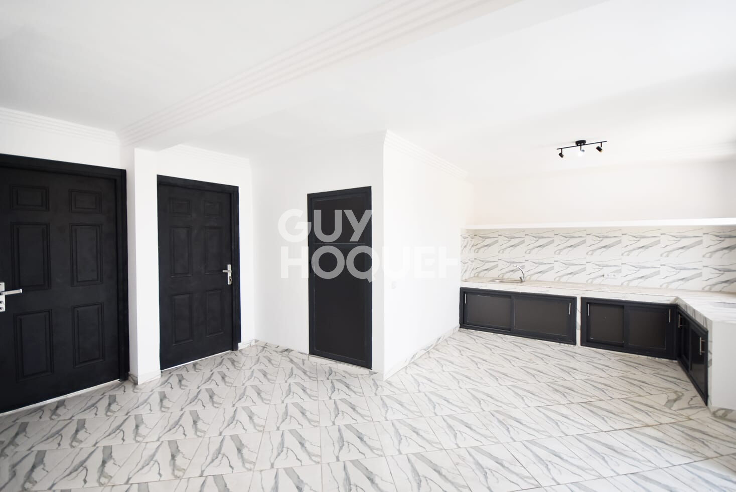 Achat/Vente Opportunité Exceptionnelle ? Entrepôt Commercial R+3 Idéalement Situé