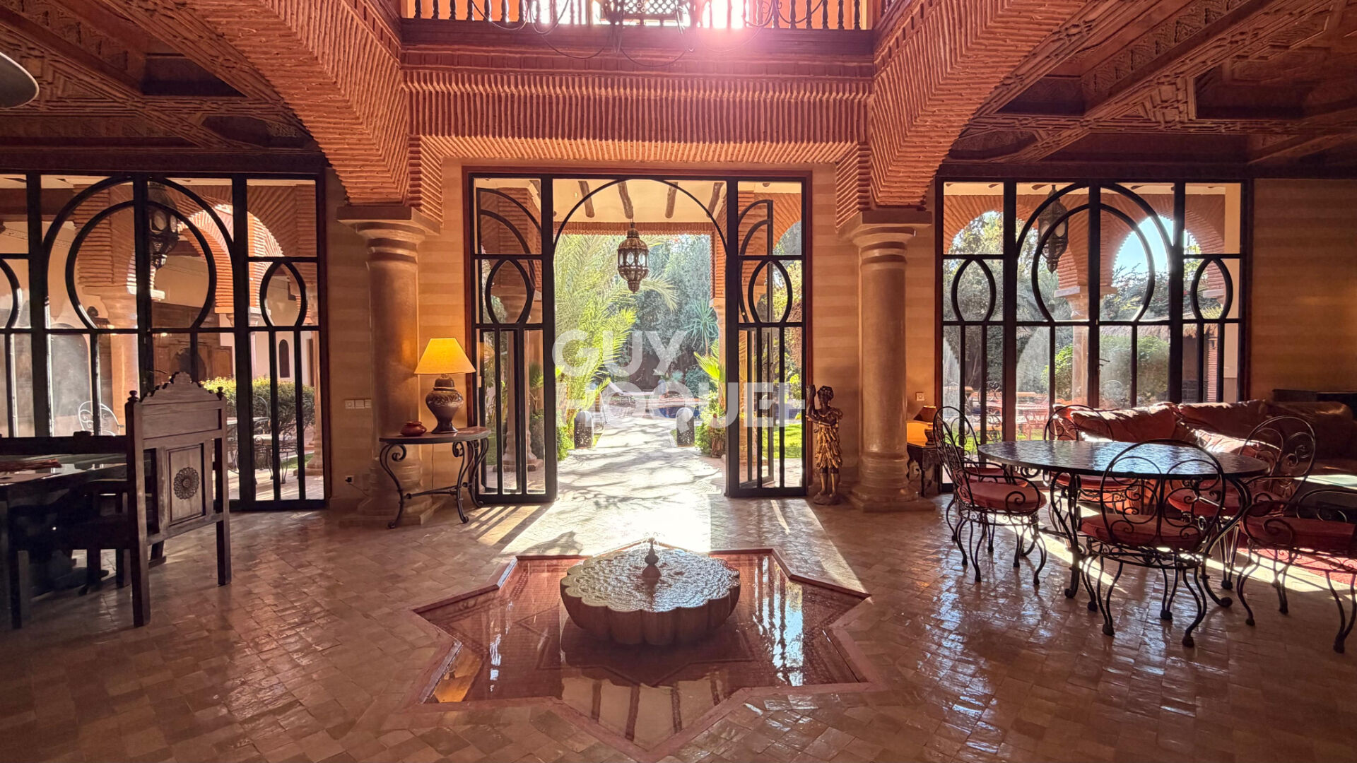 Achat  vente Villa  10 chambres  2 piscines  Targa  Marrakech 14 pièce(s)