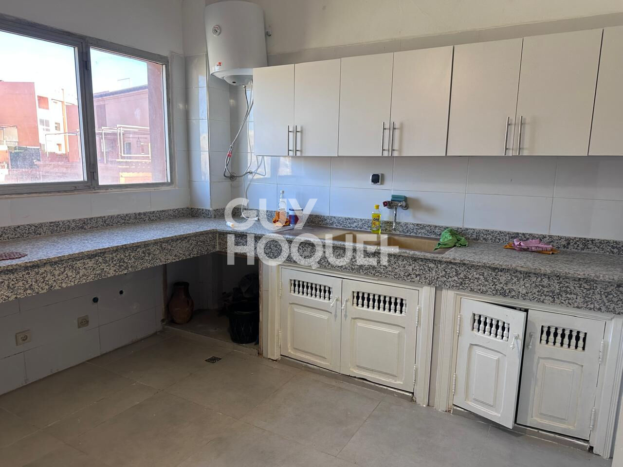 À vendre : Appartement spacieux de 4 pièces à Marrakech, secteur Victor Hugo