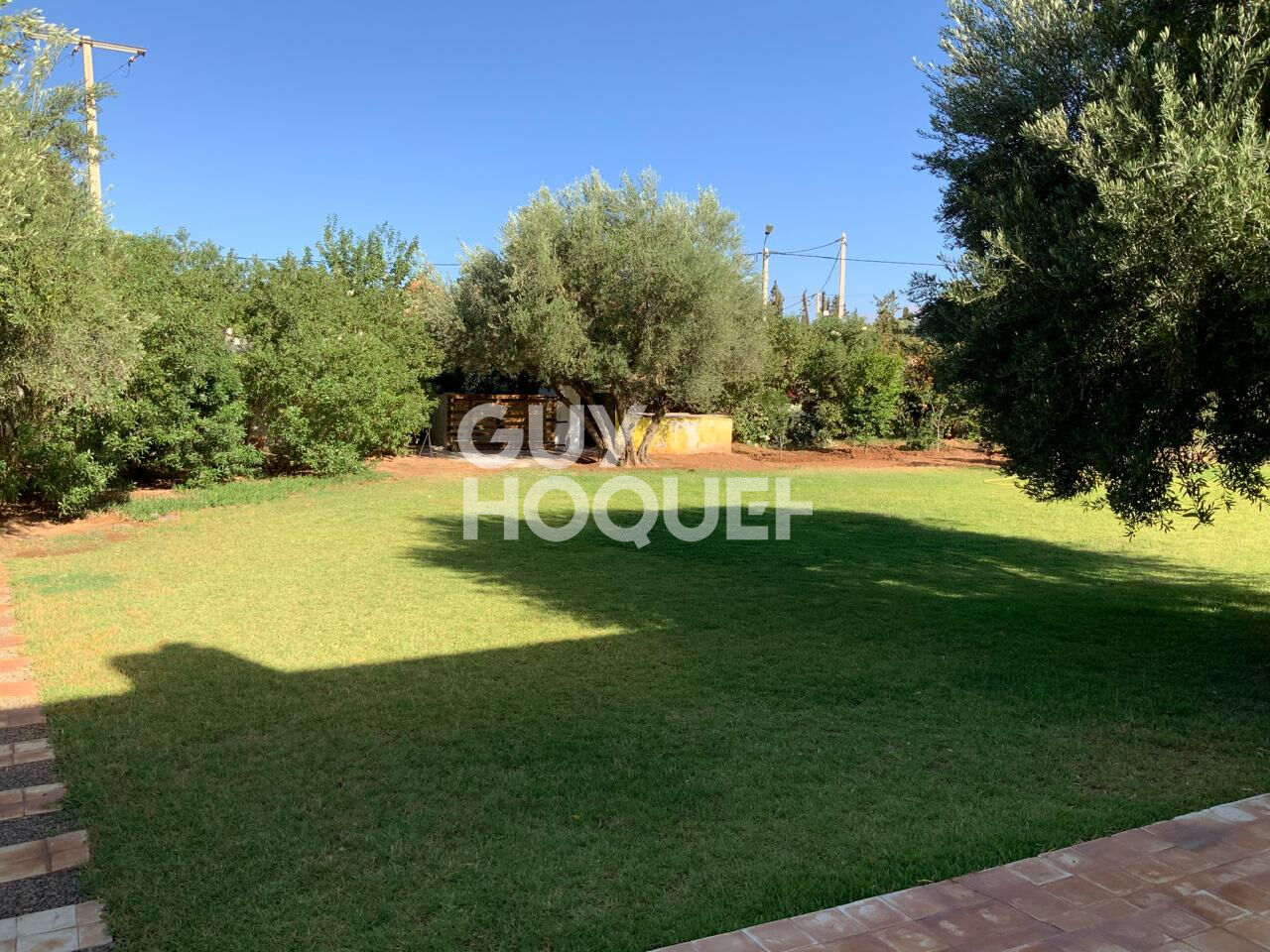 à louer maison plain pied 520m² sur la route de fes