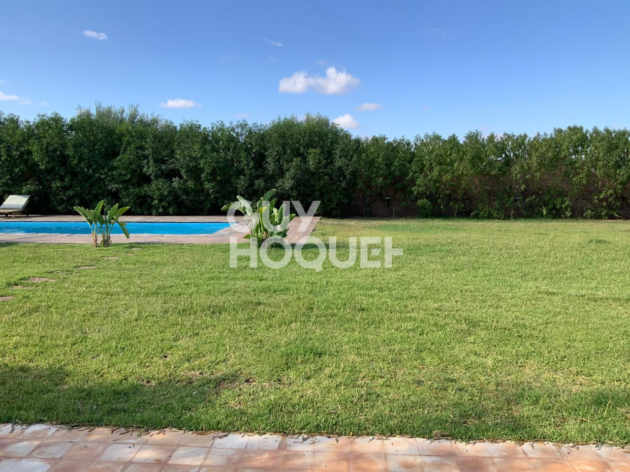 à louer maison plain pied 520m² sur la route de fes