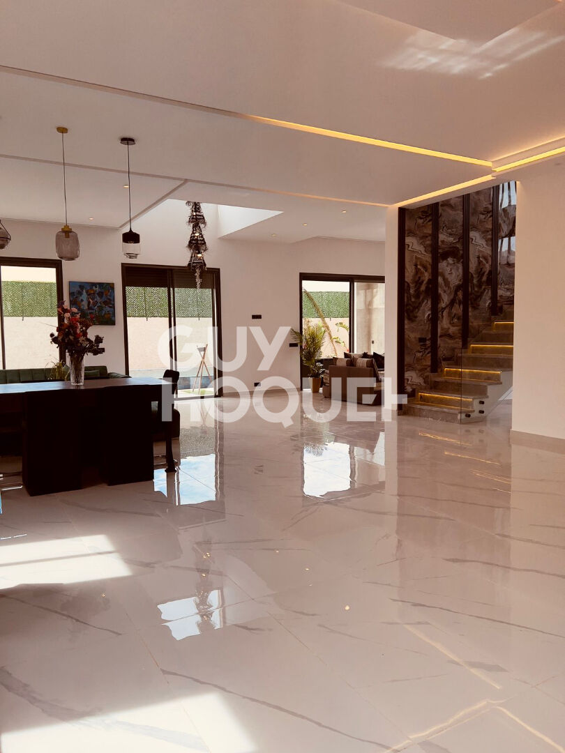 Villa neuve à vendre à Marrakech - Route Amezmiz, 7 pièces, piscine