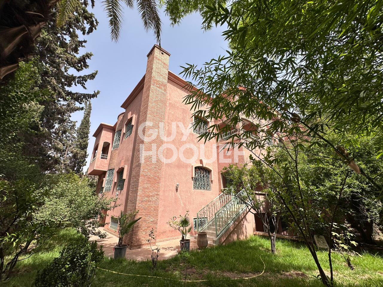 Achat/vente villa  de 400 m² sur un terrain de 600m²
