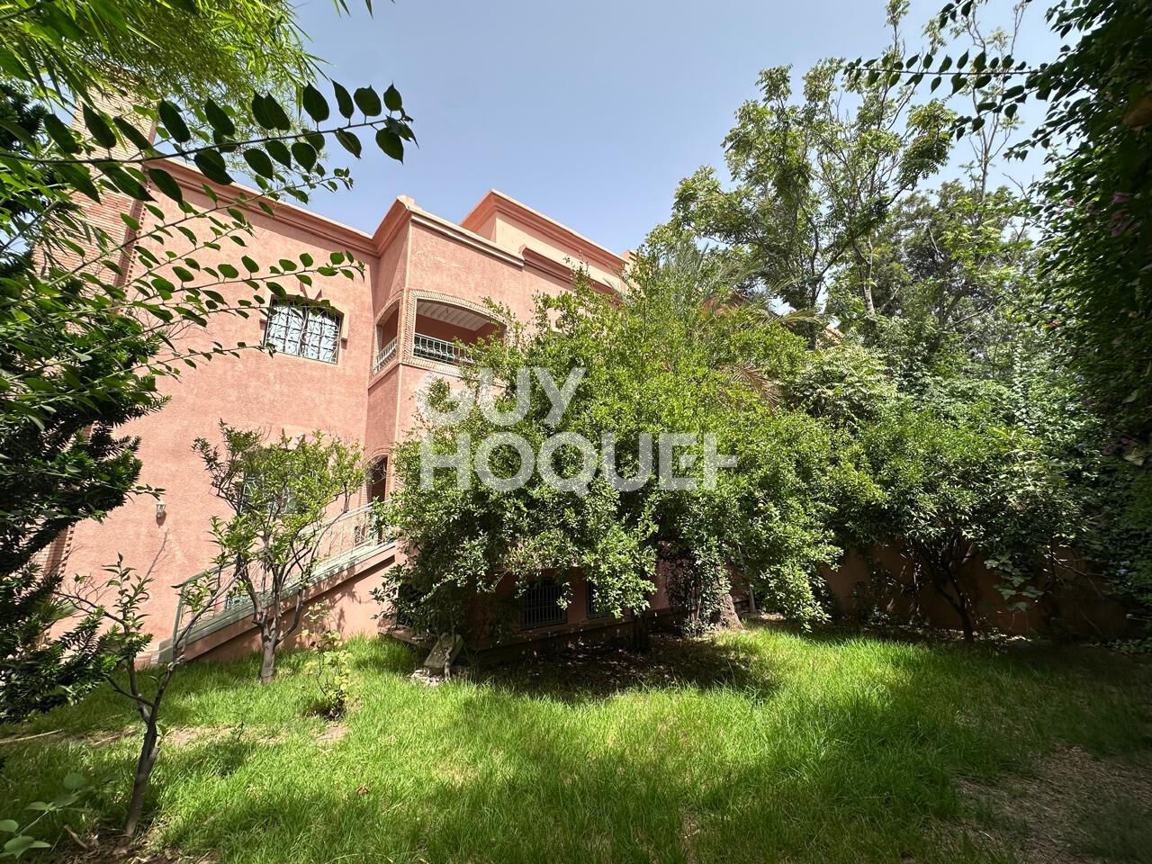 Achat/vente villa  de 400 m² sur un terrain de 600m²