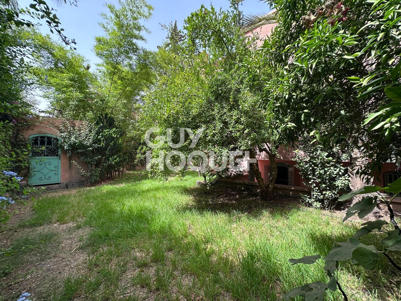 Achat/vente villa  de 400 m² sur un terrain de 600m²