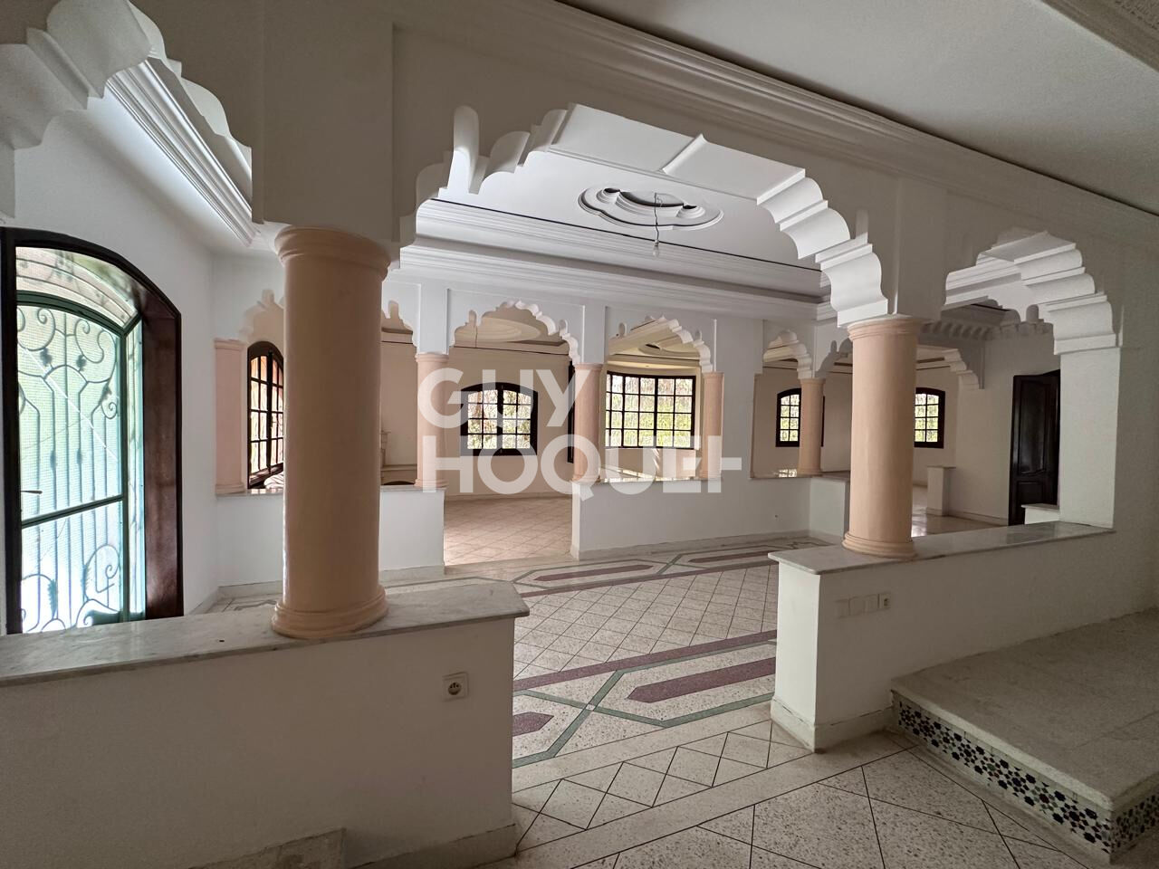 Achat/vente villa  de 400 m² sur un terrain de 600m²
