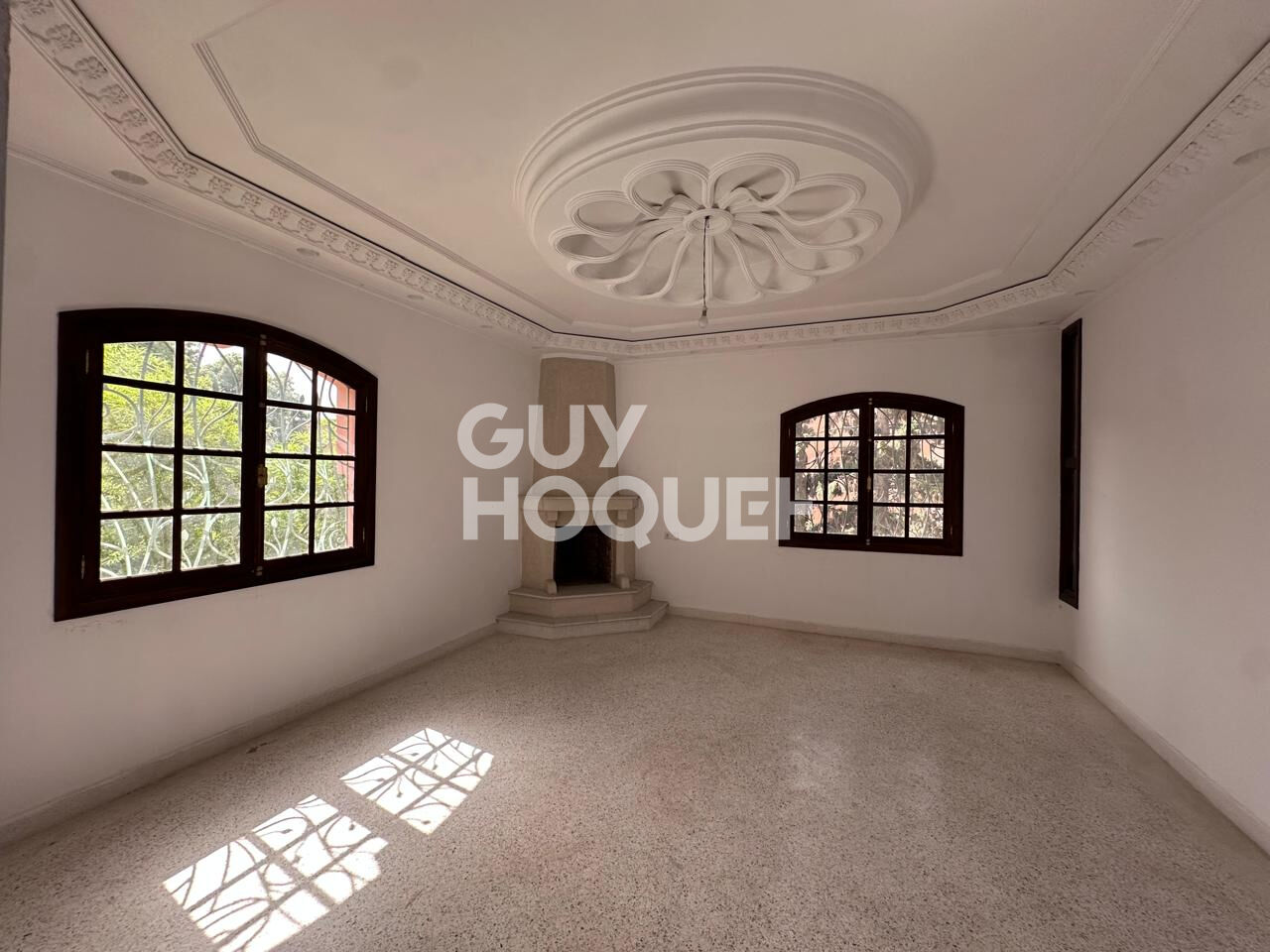 Achat/vente villa  de 400 m² sur un terrain de 600m²