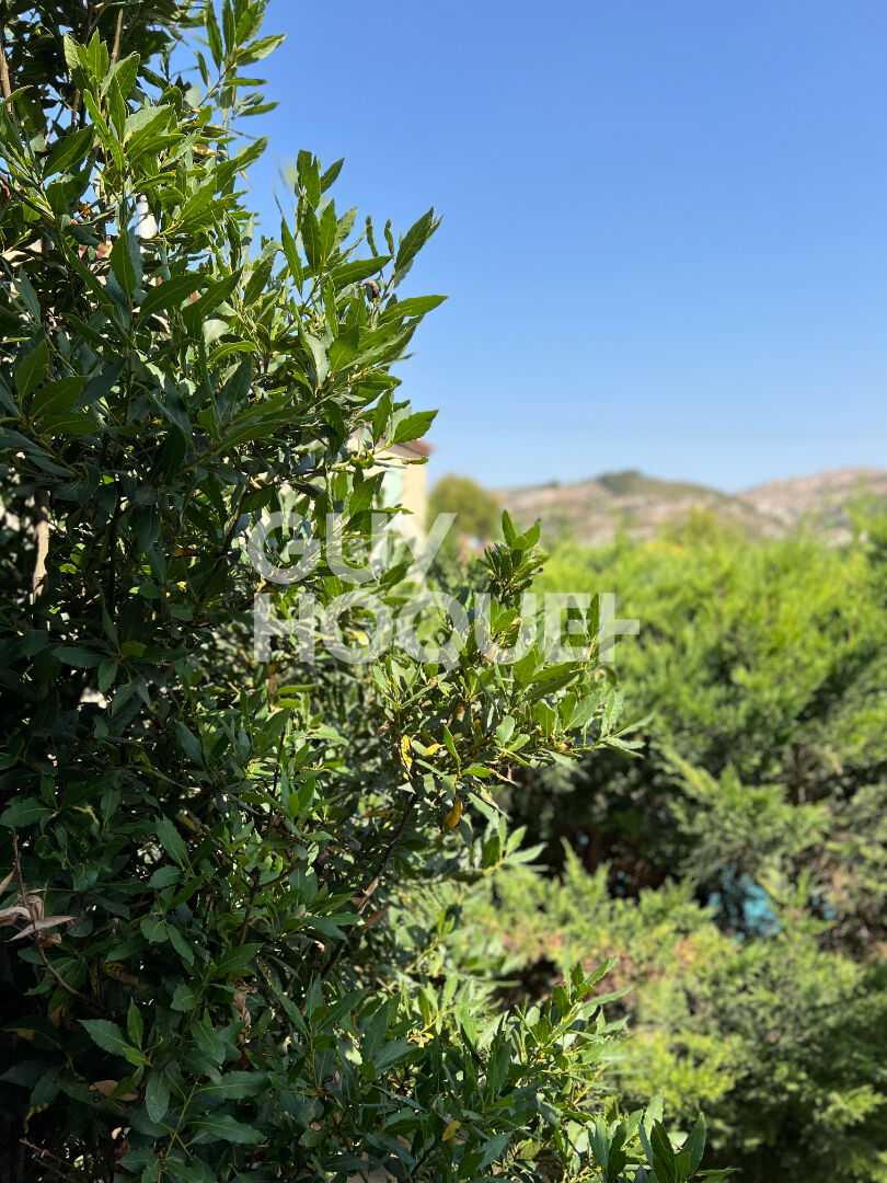 À vendre - hauteurs de l'Estaque ? Maison familiale de 107 m² avec jardin arboré et vue dégagée ? Calme absolu dans secteur recherché