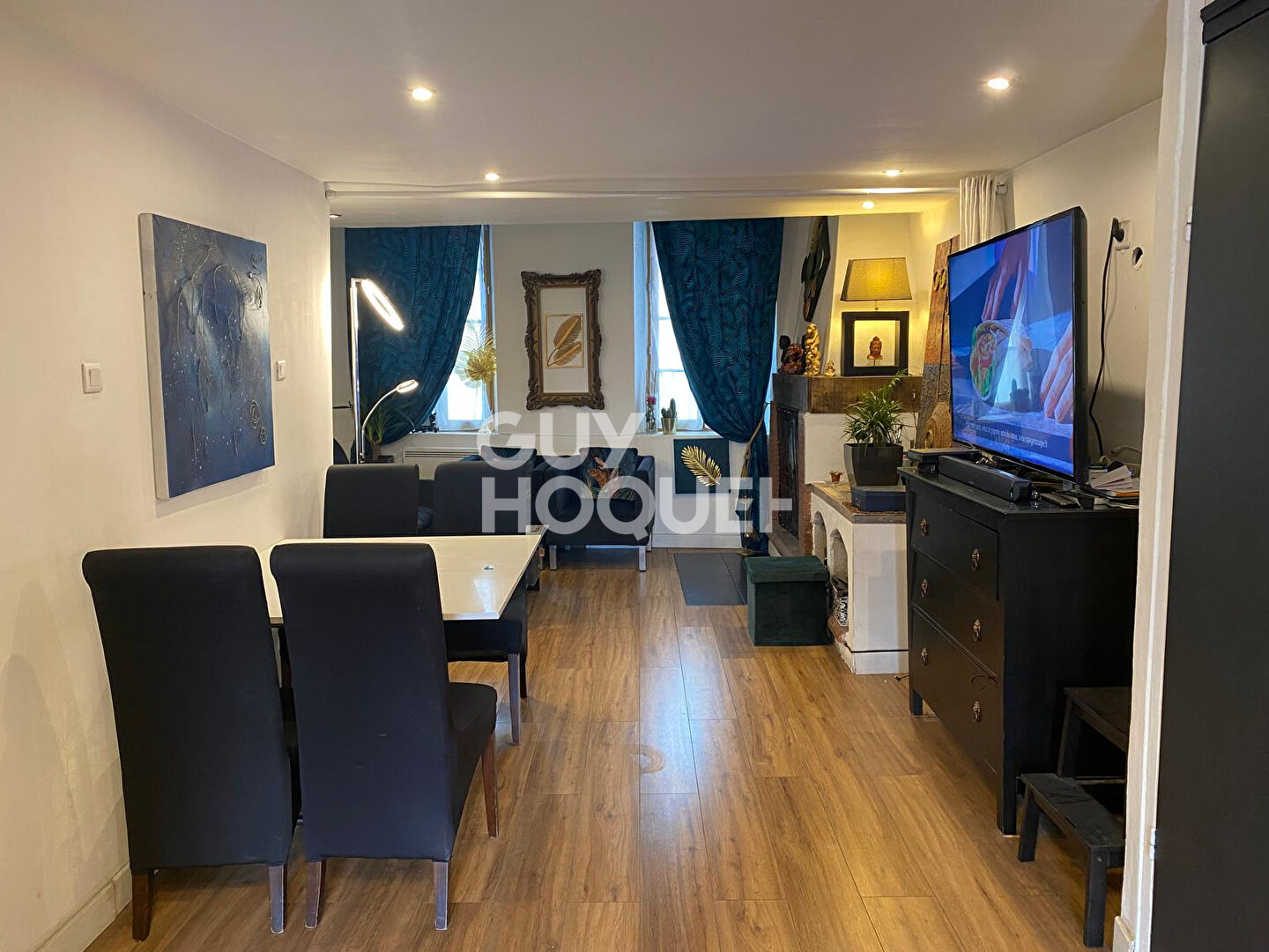 Immeuble 222 m2 avec multiples espaces habitables et terrasse