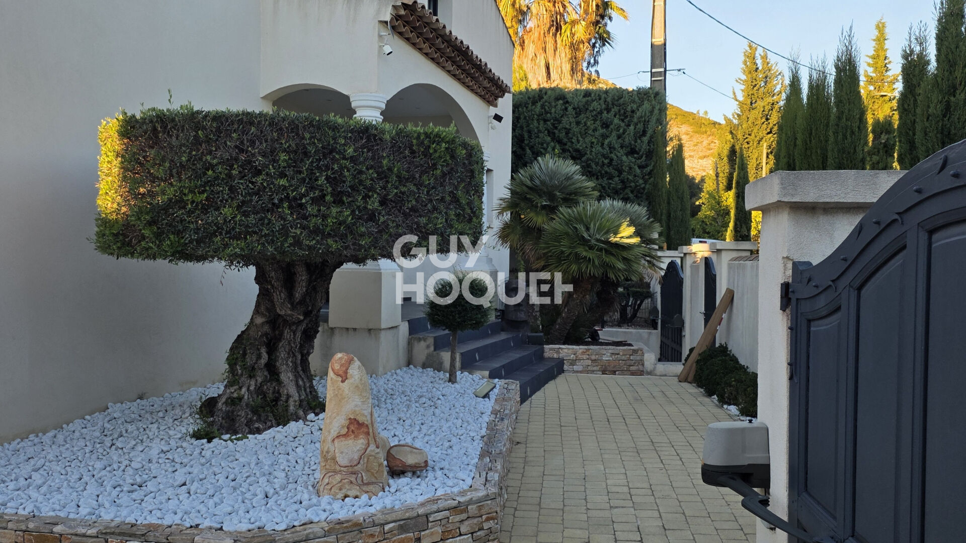 Villa Le Rove 8 pièce(s) 280 m2