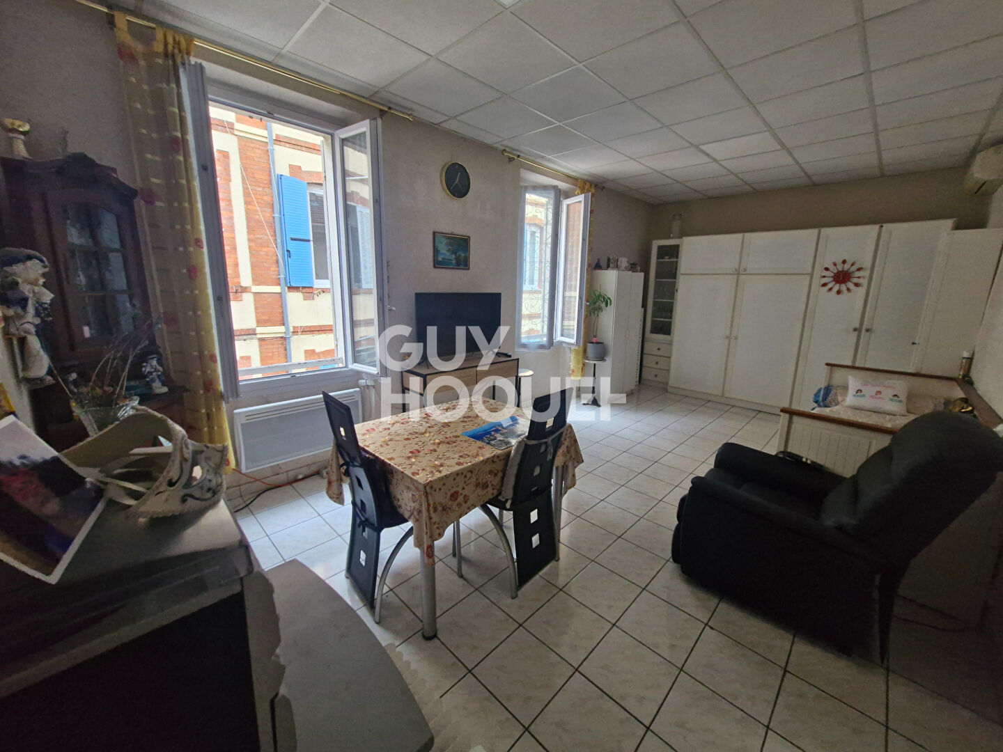 Studio avec annexes au dernier étage ? Faibles charges ? Marseille 13016