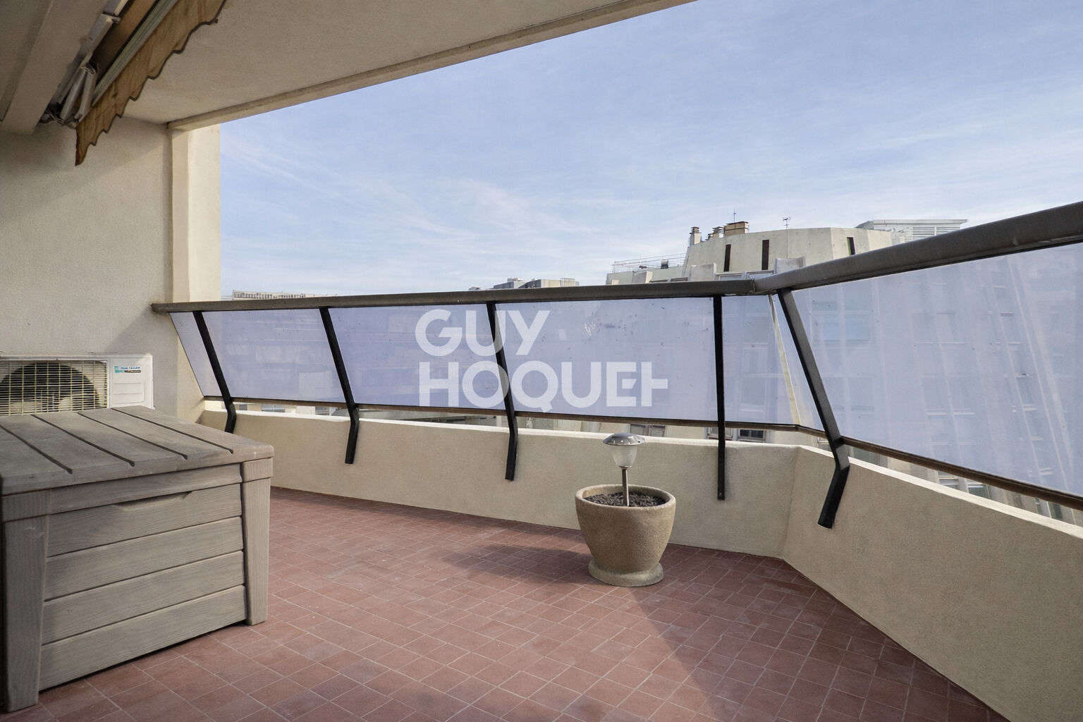 Le Grand Pavois, T2 avec parking et accès piscine