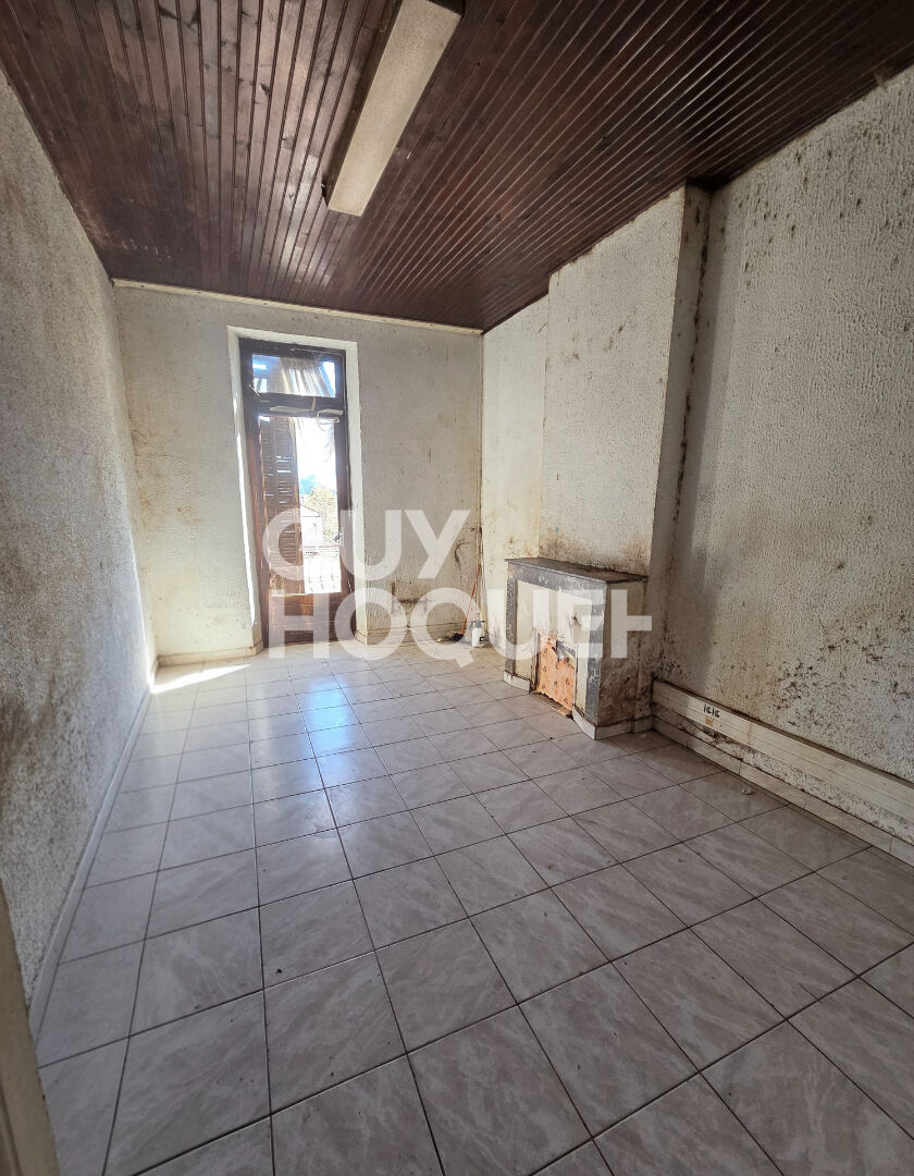 Appartement Marseille 3 pièce(s) 66 m2 - Investissement avec fort potentiel ? Dernier étage à rénover intégralement