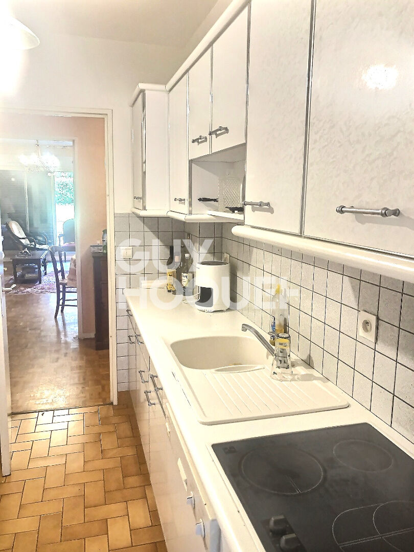 A VENDRE Appartement  3 pièce(s) AVEC TERRASSE EN RDJ AVEC UN GARAGE EN SOUS SOL ET UNE CAVE A BARCELONNETTE 04400