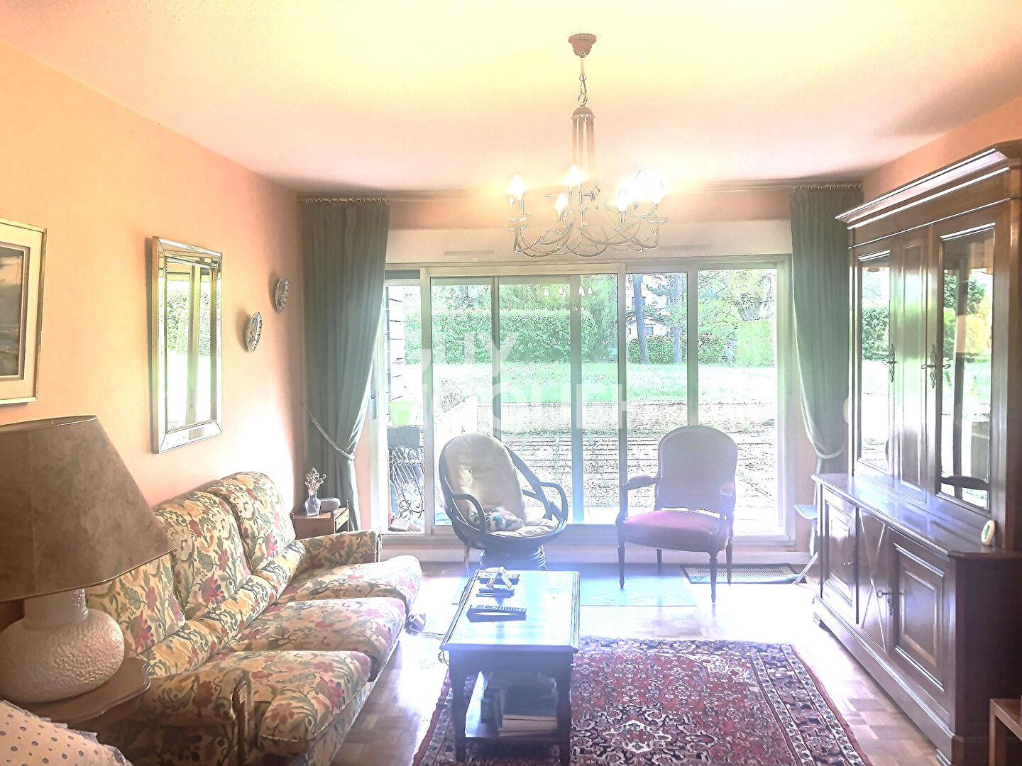 A VENDRE Appartement  3 pièce(s) AVEC TERRASSE EN RDJ AVEC UN GARAGE EN SOUS SOL ET UNE CAVE A BARCELONNETTE 04400
