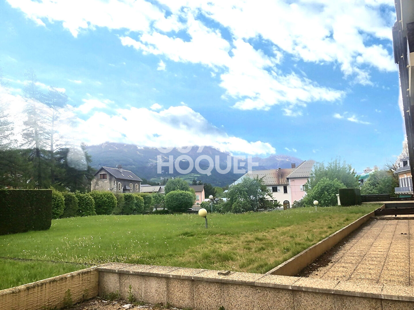 A VENDRE Appartement  3 pièce(s) AVEC TERRASSE EN RDJ AVEC UN GARAGE EN SOUS SOL ET UNE CAVE A BARCELONNETTE 04400