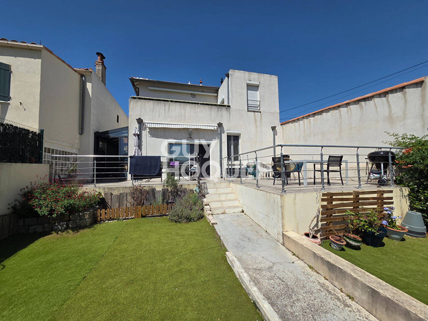 Marseille/Verduron ? Bas de villa T3 avec jardin, terrasse, piscine et garage