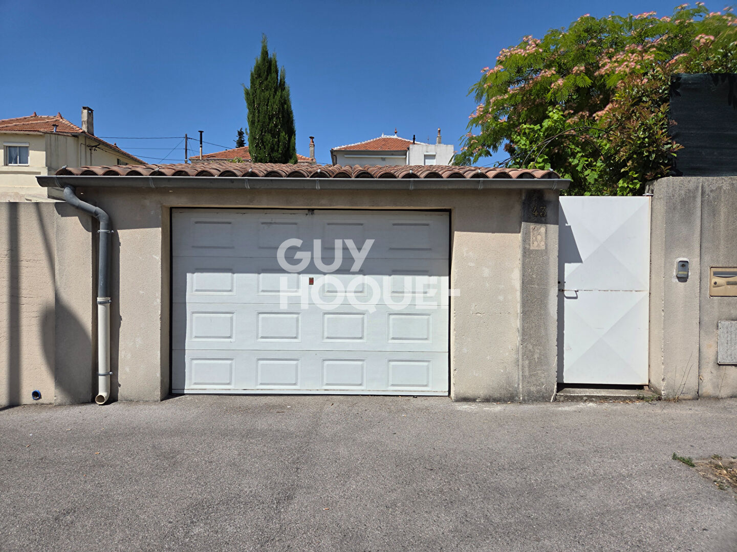 Marseille/Verduron ? Bas de villa T3 avec jardin, terrasse, piscine et garage