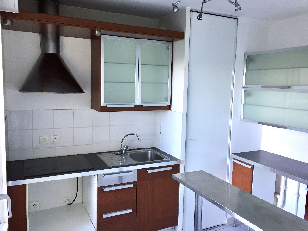 LOCATION T2 13008 MARSEILLE AVEC PLACE DE PARKING