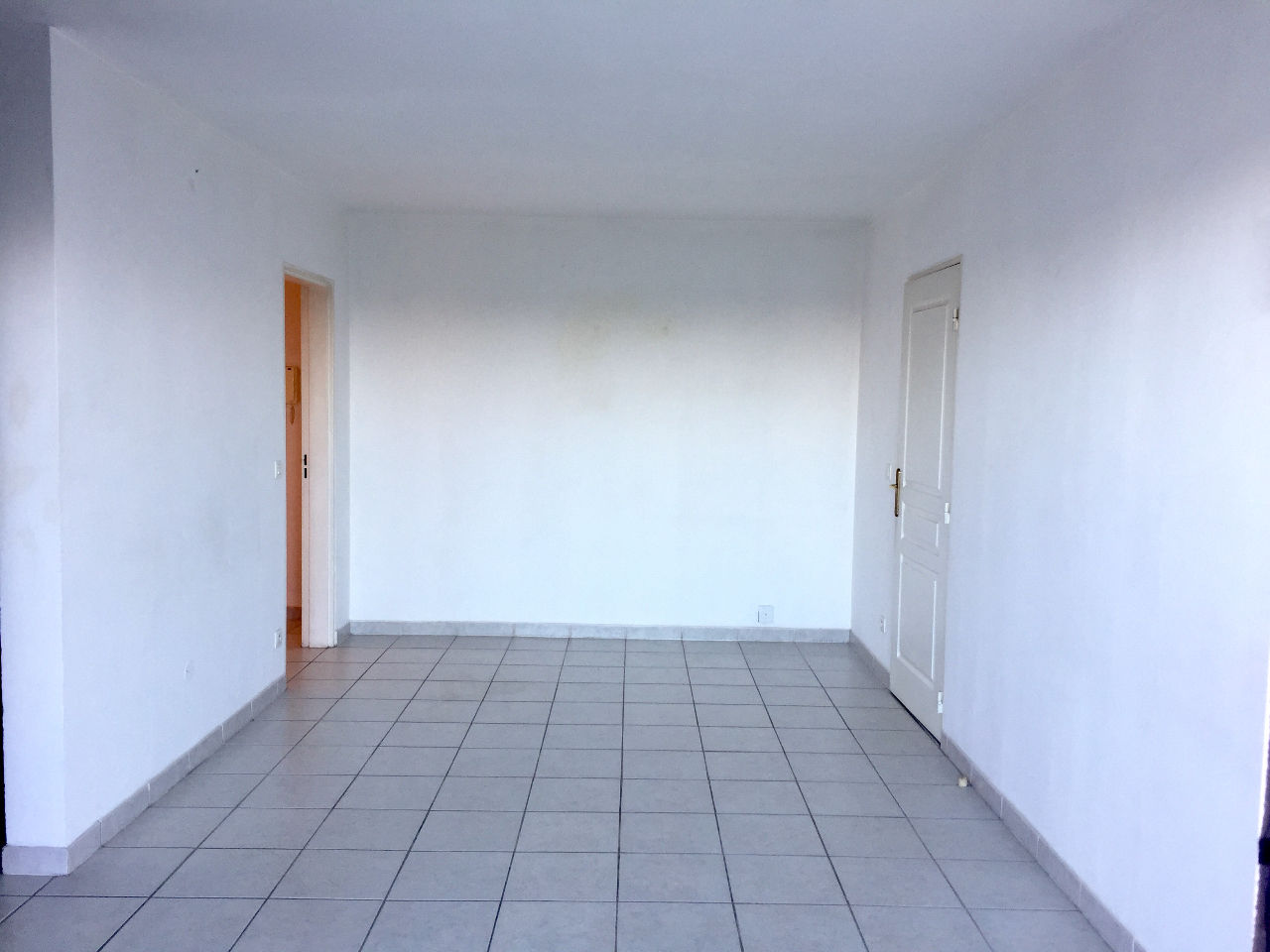 LOCATION T2 13008 MARSEILLE AVEC PLACE DE PARKING