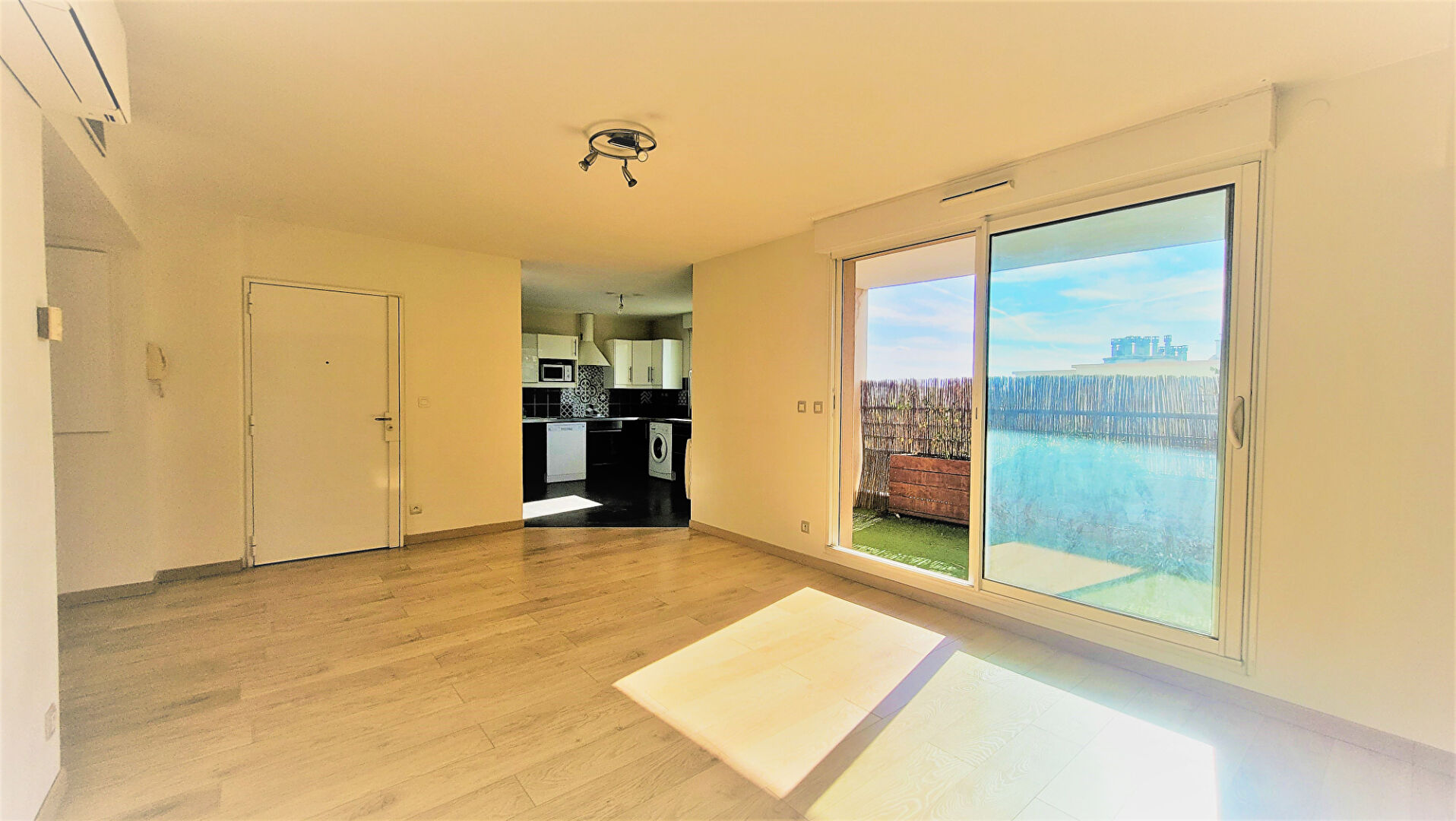 Appartement Marseille 4 pièce(s) 75 m2 NON MEUBLE