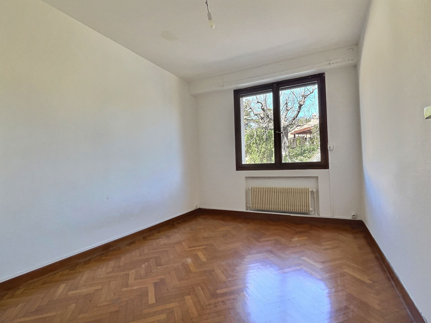 A Louer Appartement  Marseille Joseph Vernet 13008 4pièce(s) 88.50m2 avec balcon, place de parking et garage