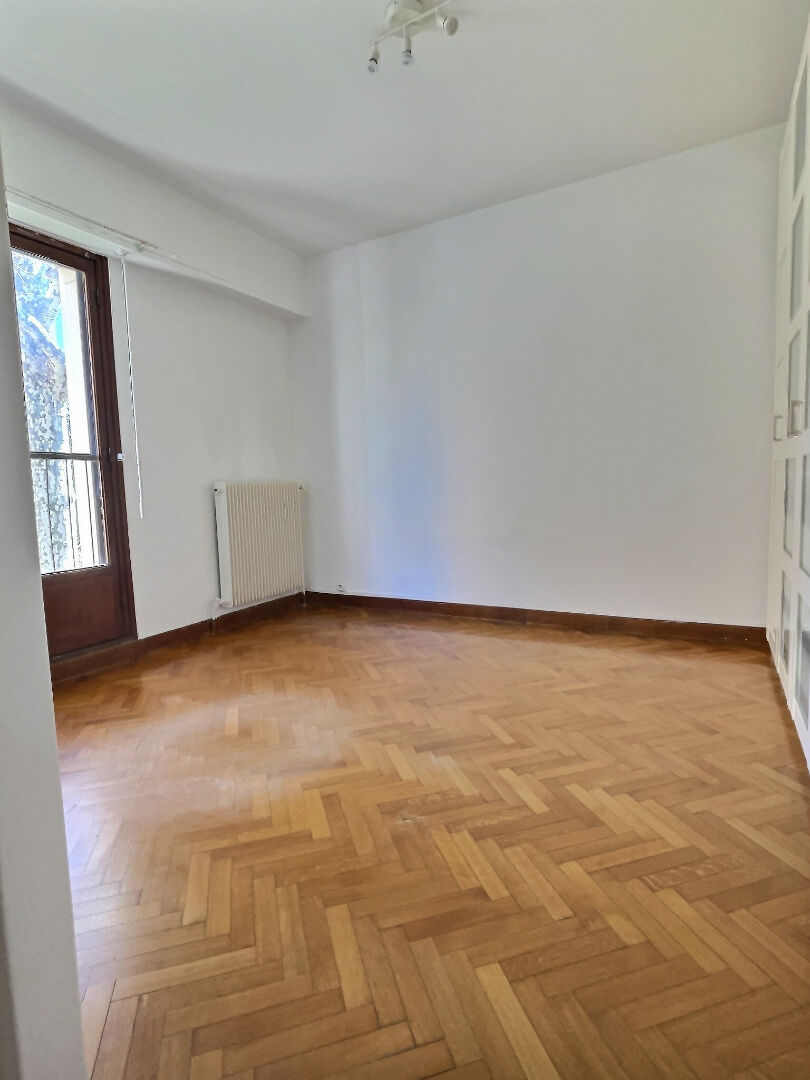 A Louer Appartement  Marseille Joseph Vernet 13008 4pièce(s) 88.50m2 avec balcon, place de parking et garage