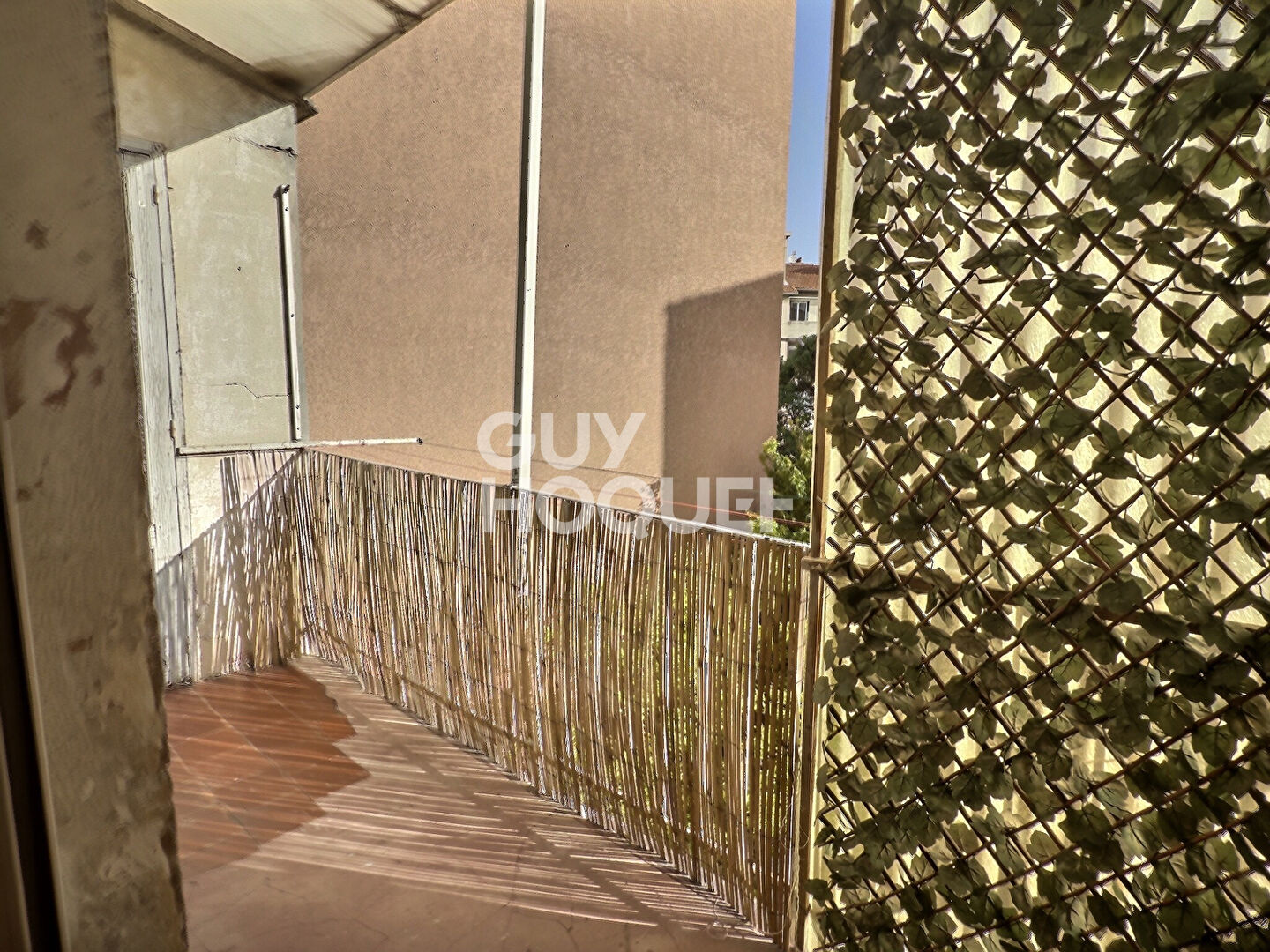 A Louer Appartement Marseille 13005 La Timone : faculté de médecine 2 pièce(s)m2 Dernier étage avec terrasse au calme