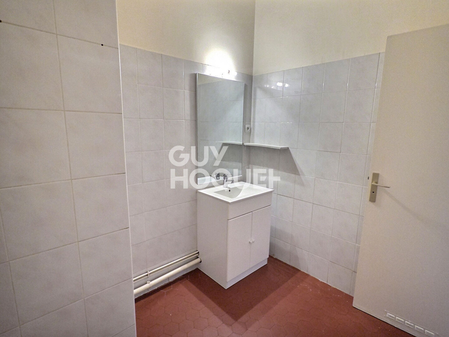 A Louer Appartement Marseille 13005 La Timone : faculté de médecine 2 pièce(s)m2 Dernier étage avec terrasse au calme