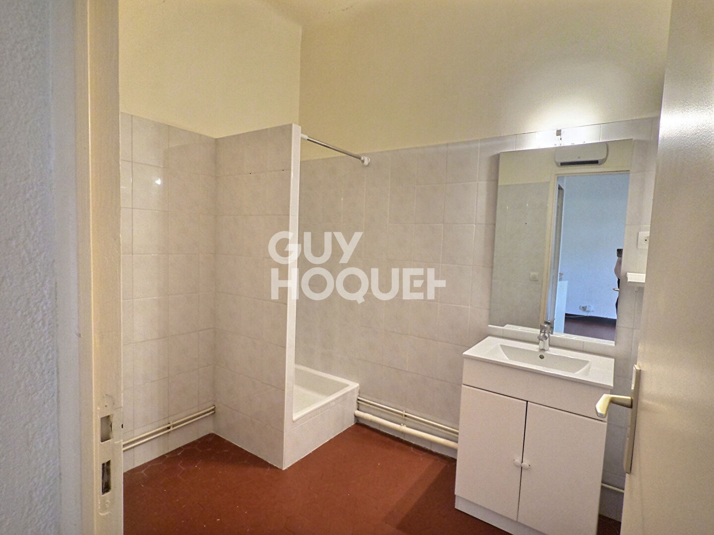 A Louer Appartement Marseille 13005 La Timone : faculté de médecine 2 pièce(s)m2 Dernier étage avec terrasse au calme