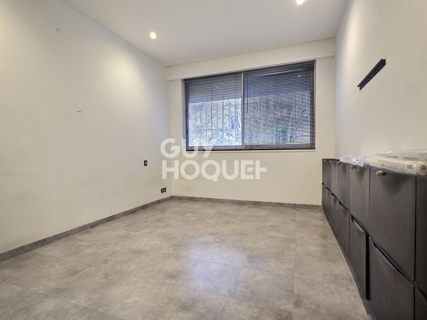 T3-   13008  Carré d'Or  / La Cadenelle 67 m2 avec terrasse au calme