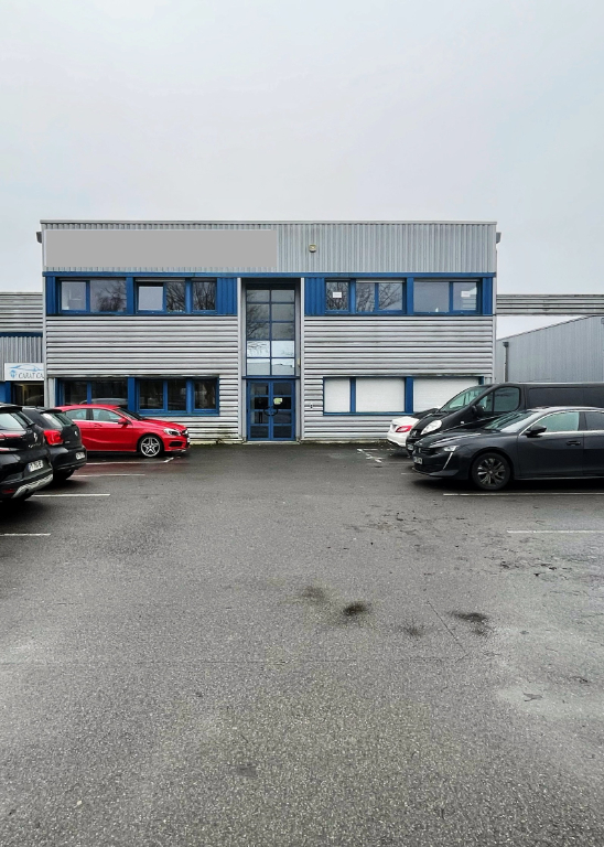 IMMEUBLES DE BUREAUX ET ATELIER DE  2024M2