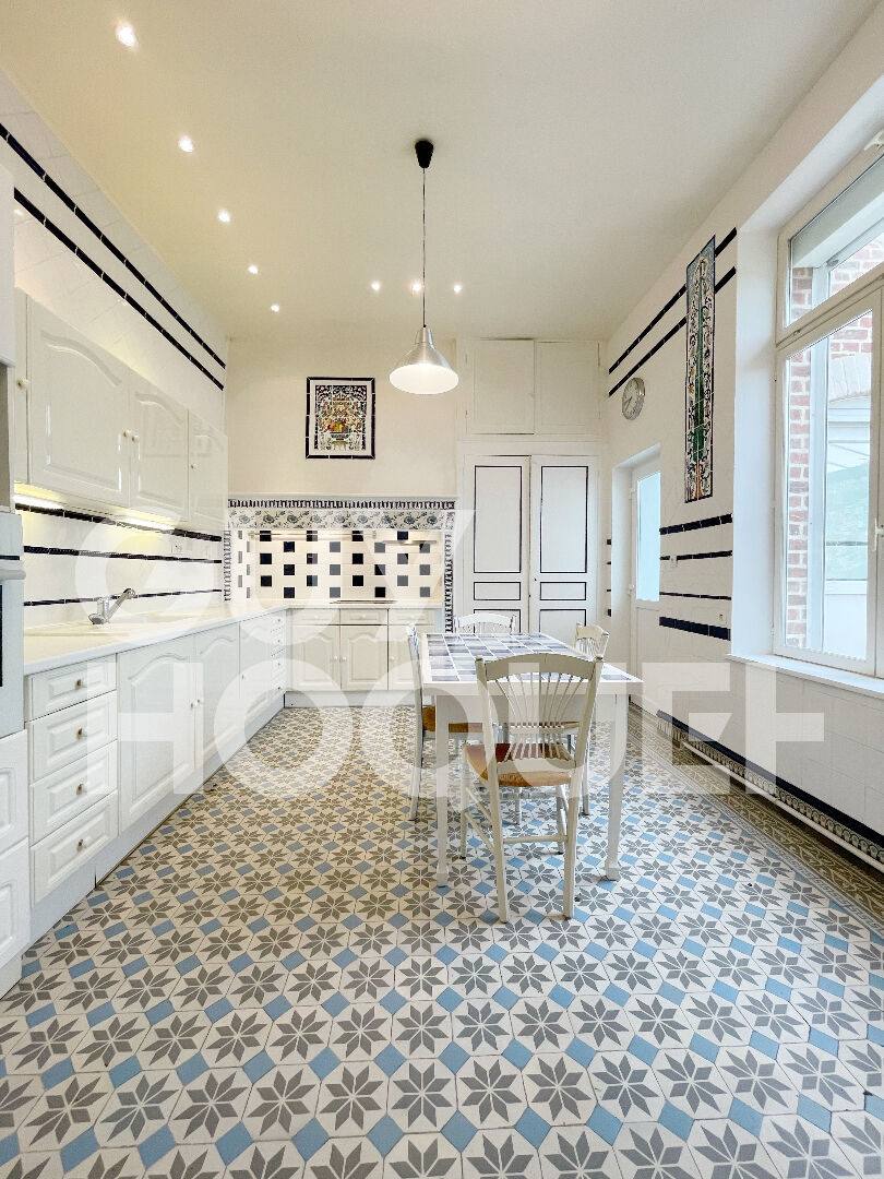 HIRSON : maison T10 (330 m²) en vente