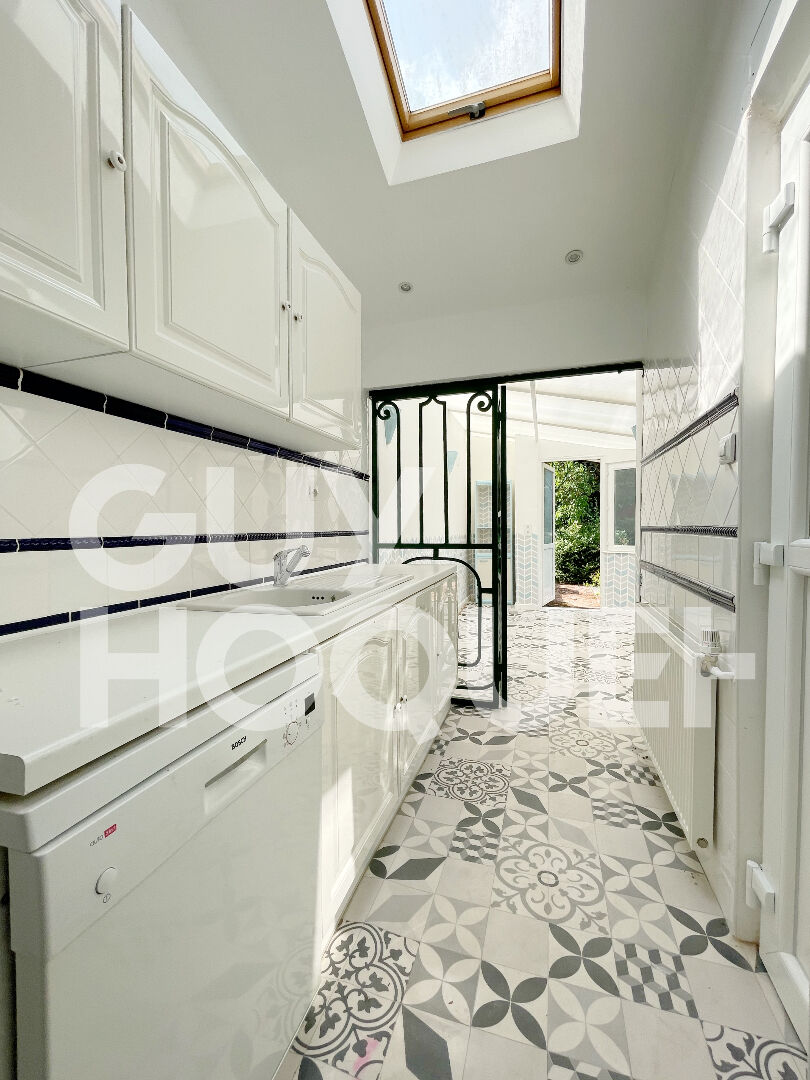 HIRSON : maison T10 (330 m²) en vente