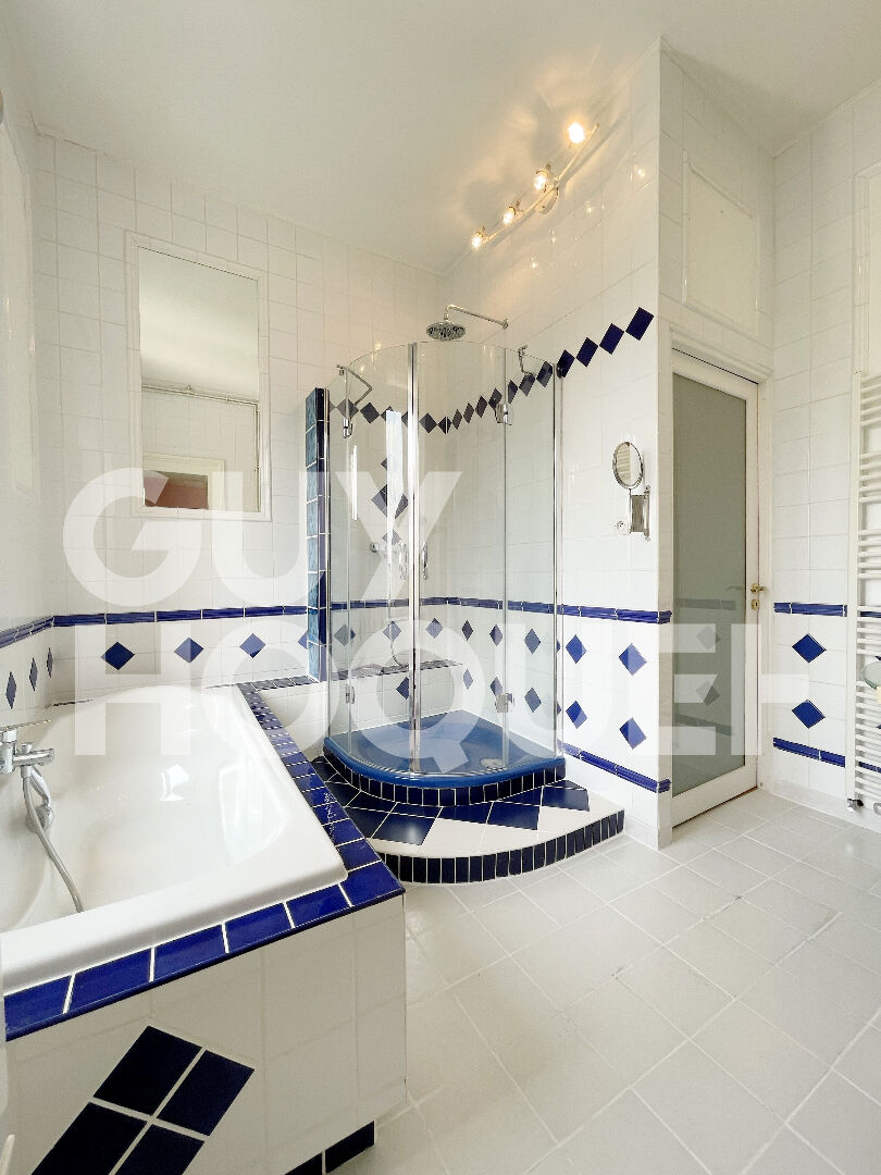 HIRSON : maison T10 (330 m²) en vente